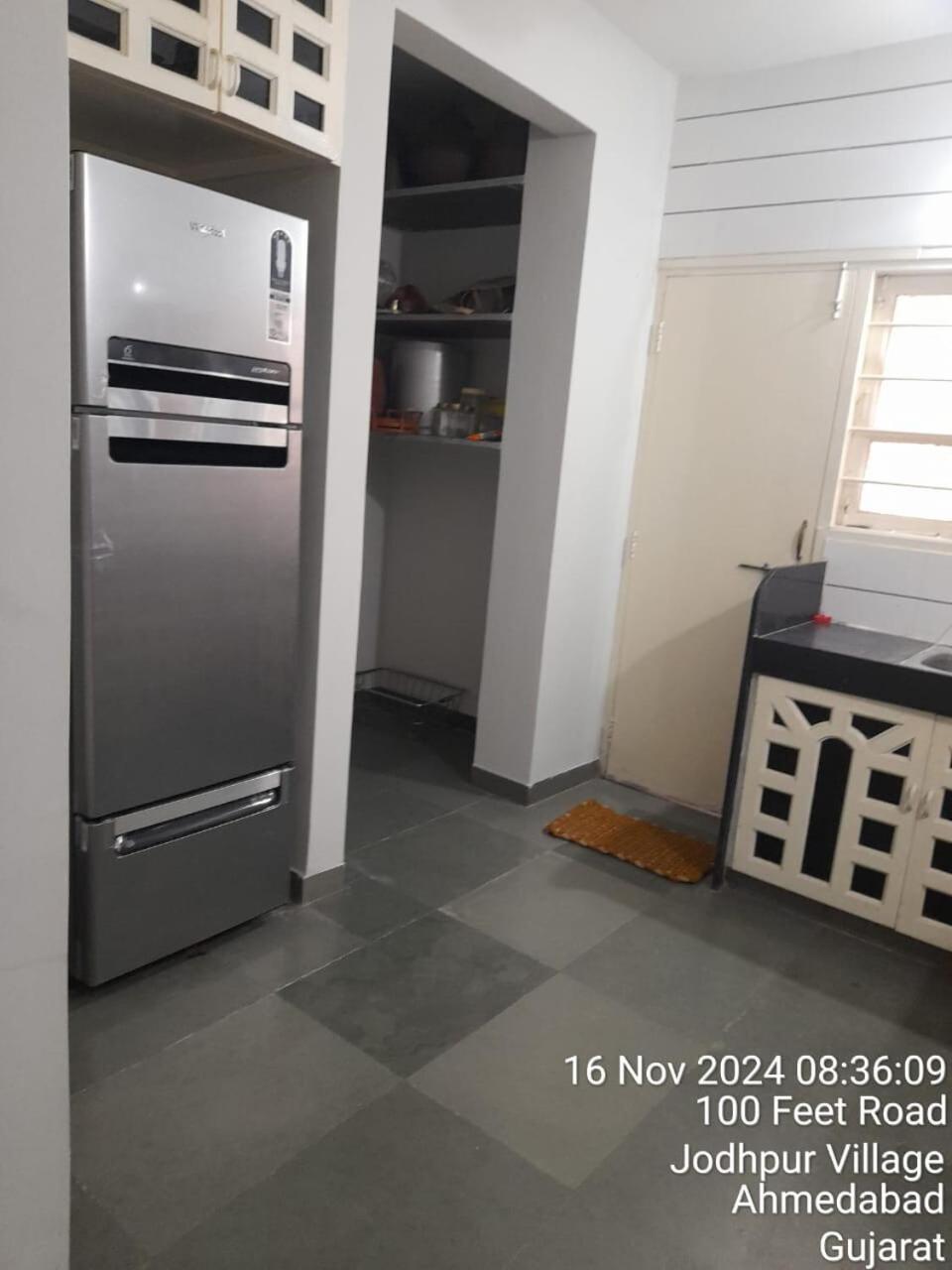 2bhk Ac Luxury In Satellite, Apartment *