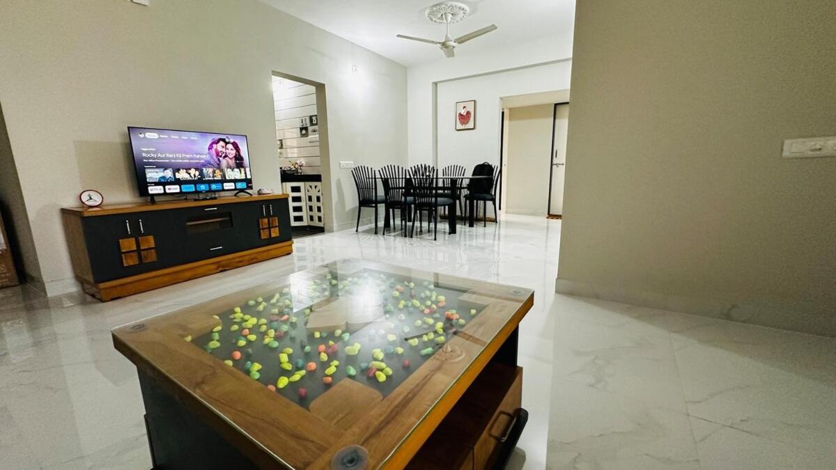 Apartment 2bhk Ac Luxury In Satellite, *