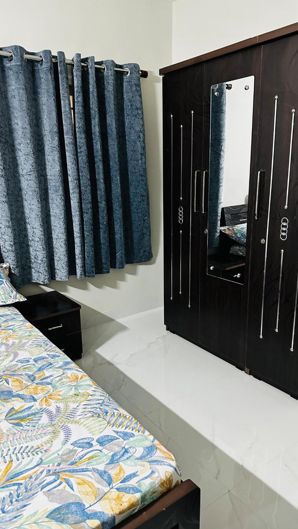 2bhk Ac Luxury In Satellite,