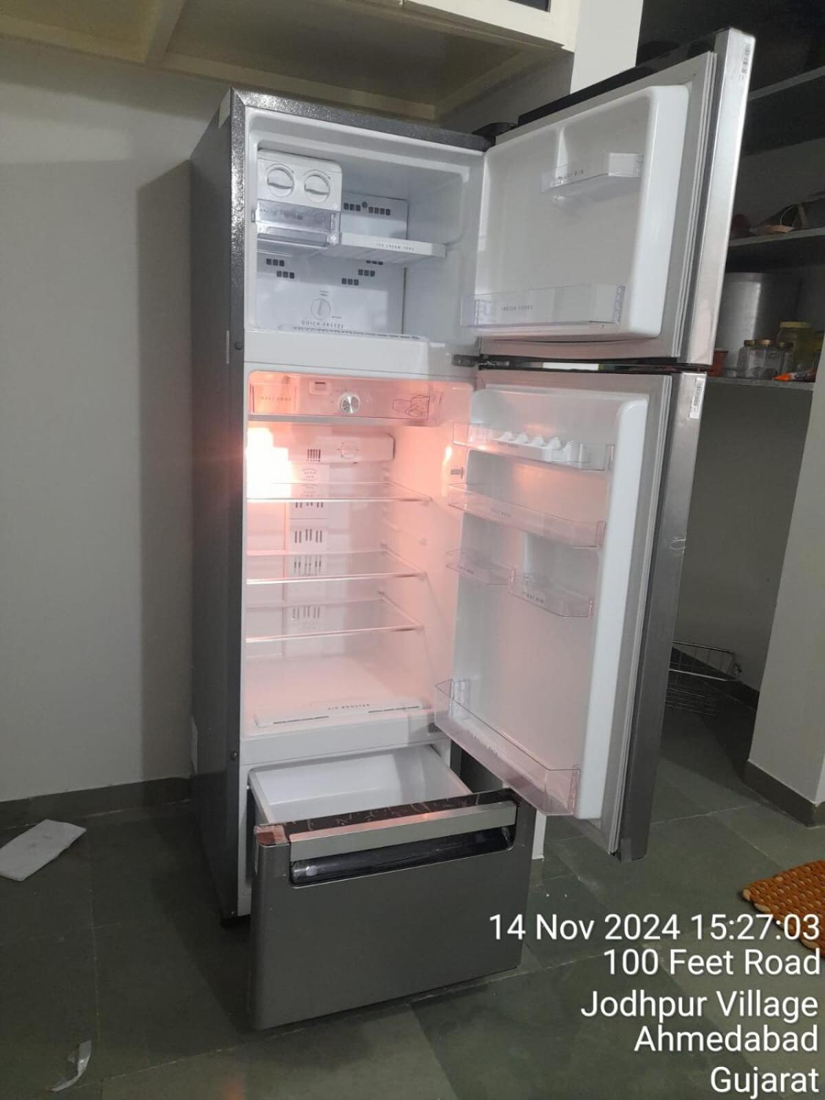 Apartment 2bhk Ac Luxury In Satellite, Ahmedabad