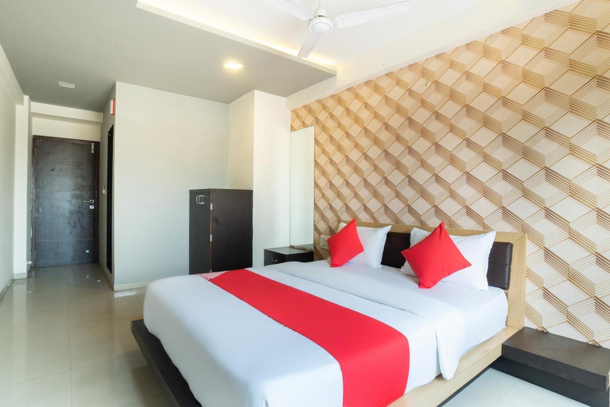 Hotel O Paradise Ahmedabad