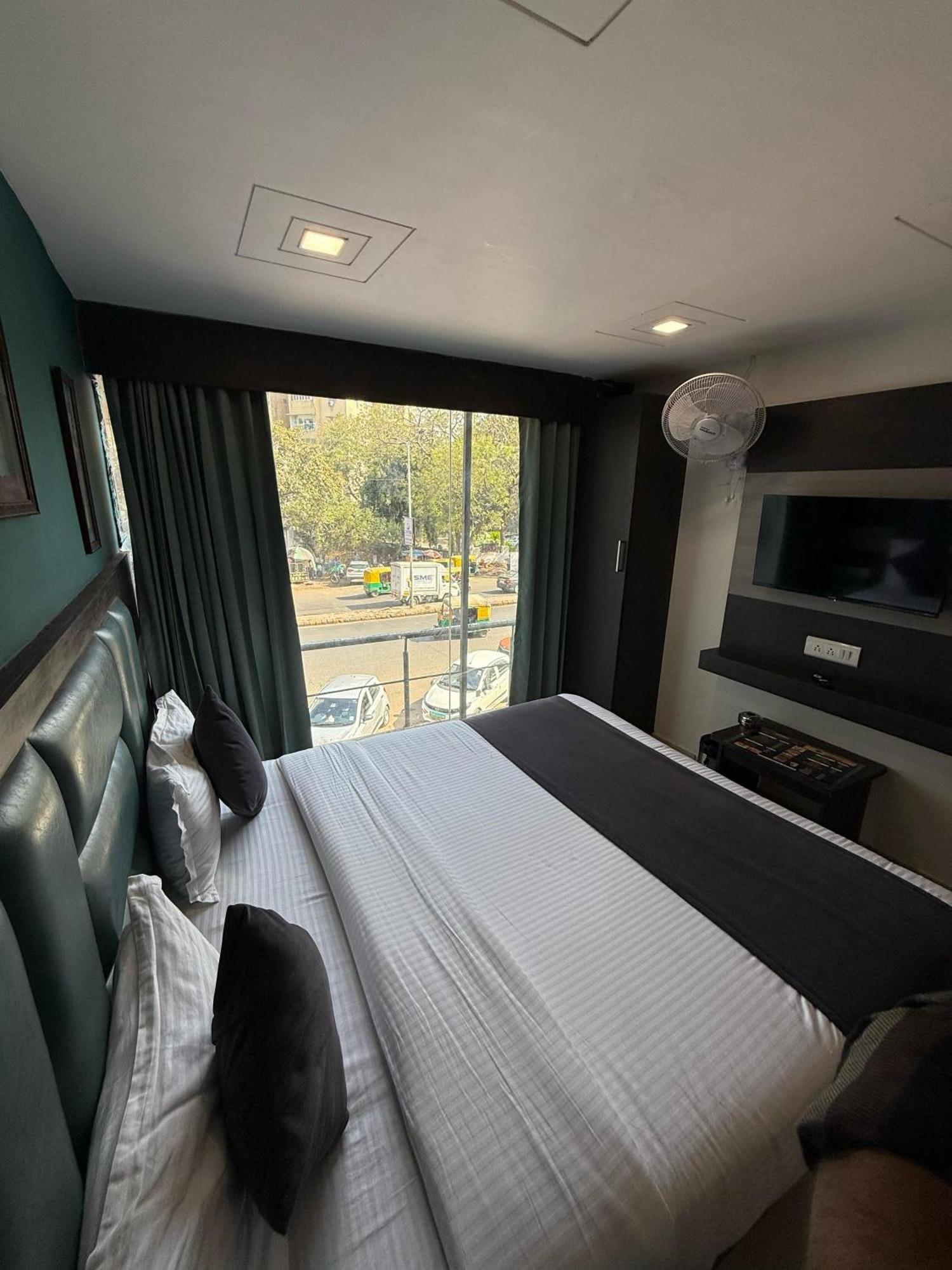 Hotel Sunview Ahmedabad