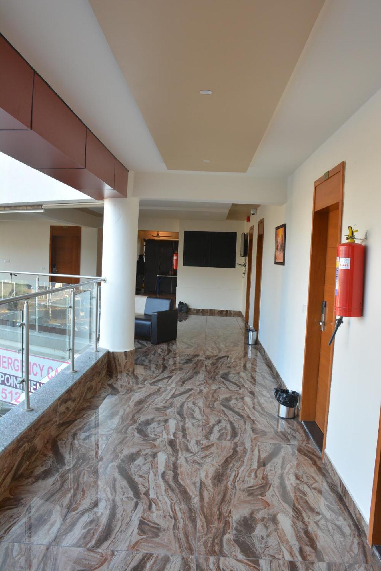 Hotel 4 Point 3*