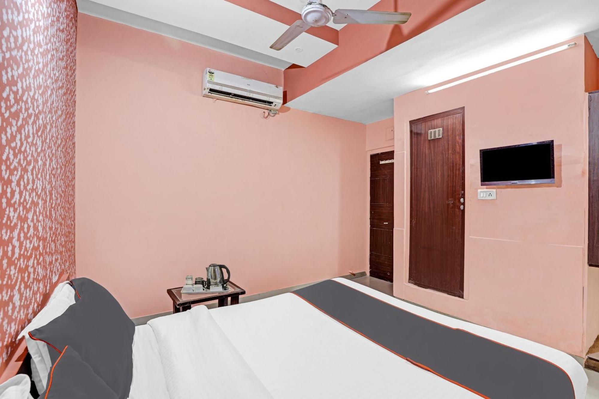 Hotel O Raj Palace 3*