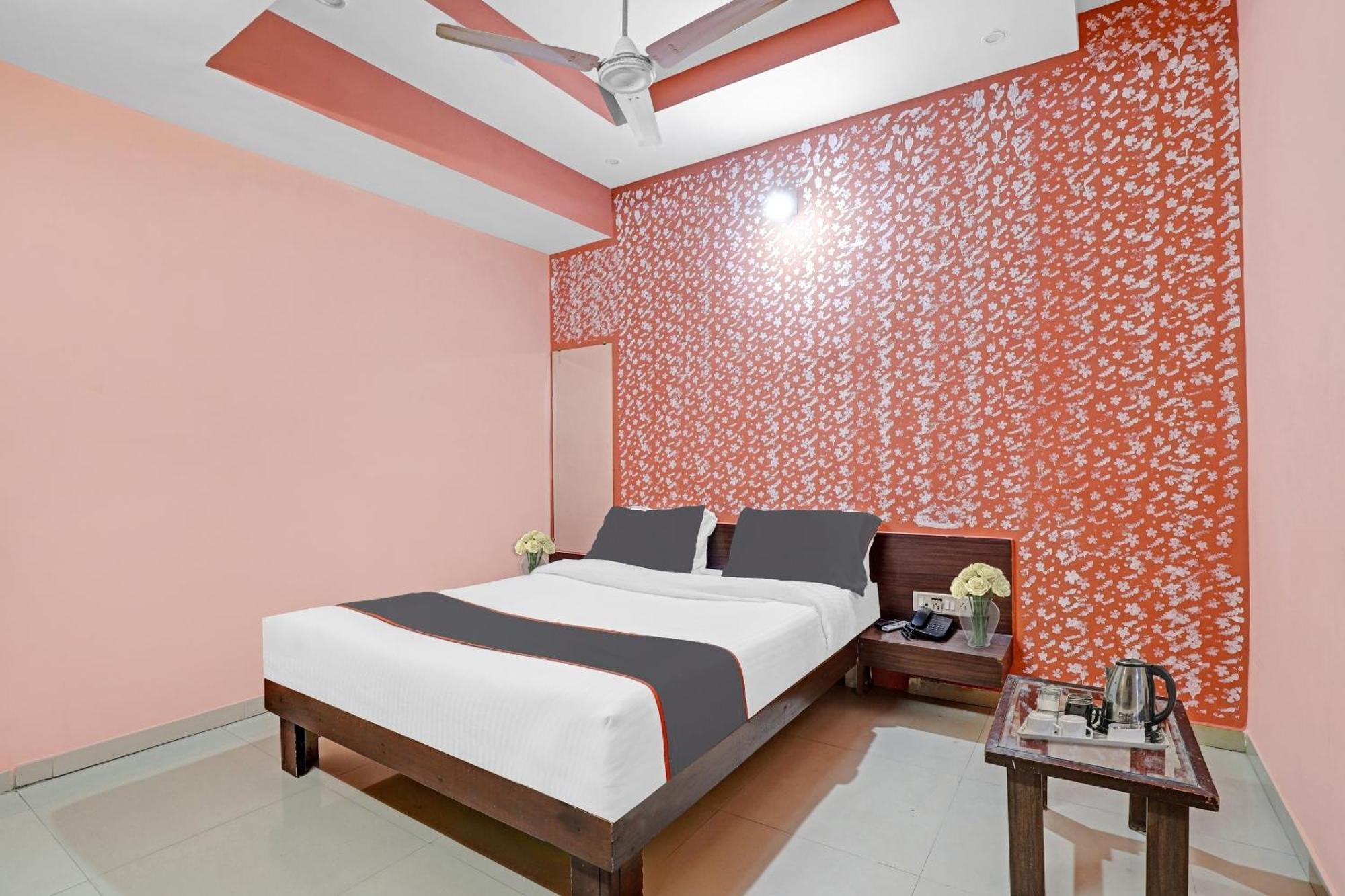Hotel O Raj Palace Ahmedabad