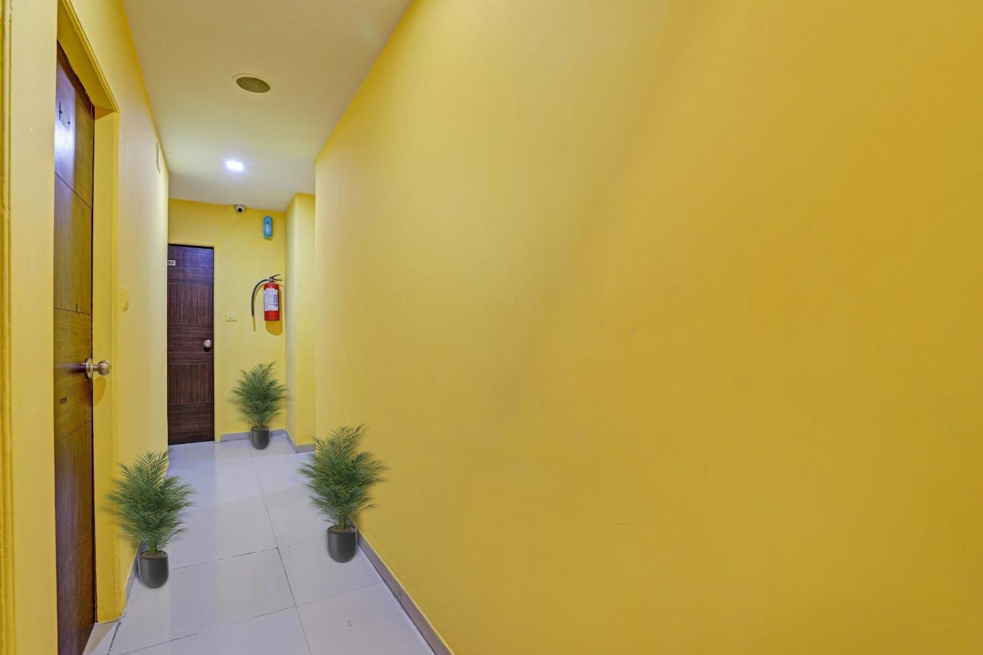 Hotel O Raj Palace Ahmedabad