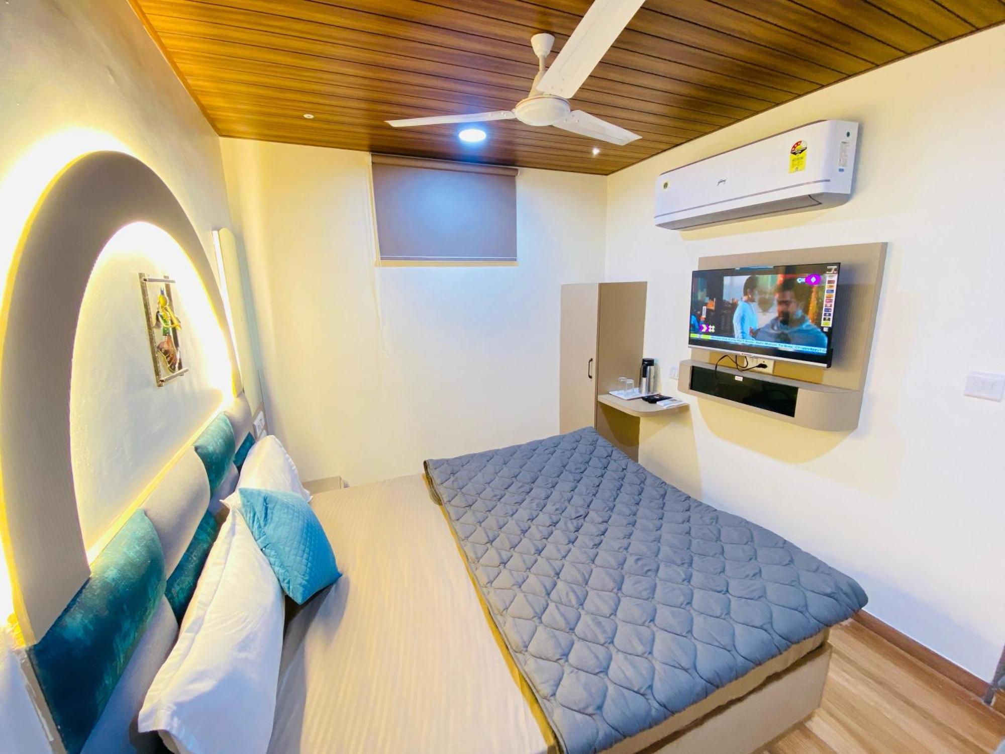 Hotel Rv Residency *