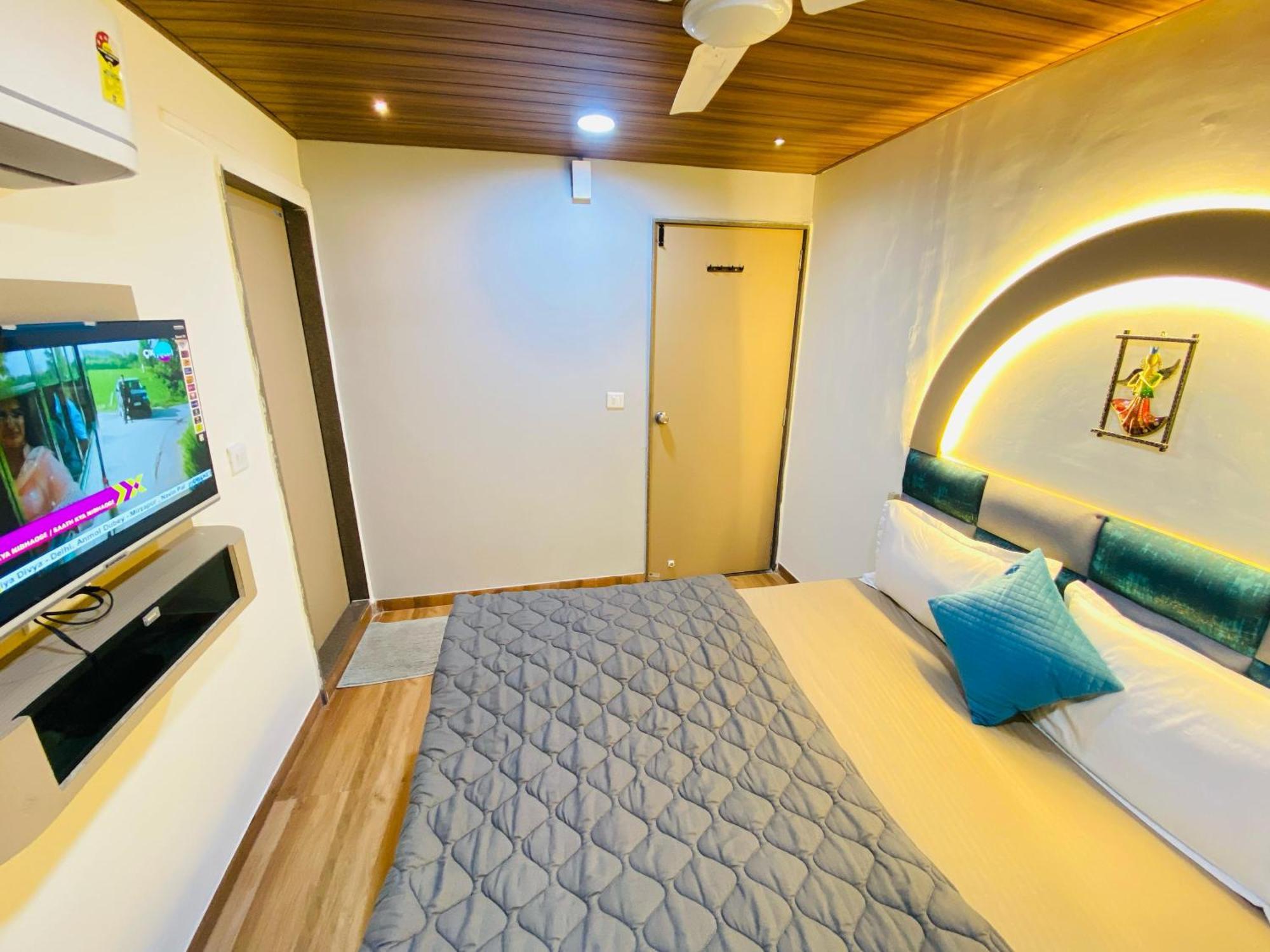 Hotel Rv Residency Ahmedabad