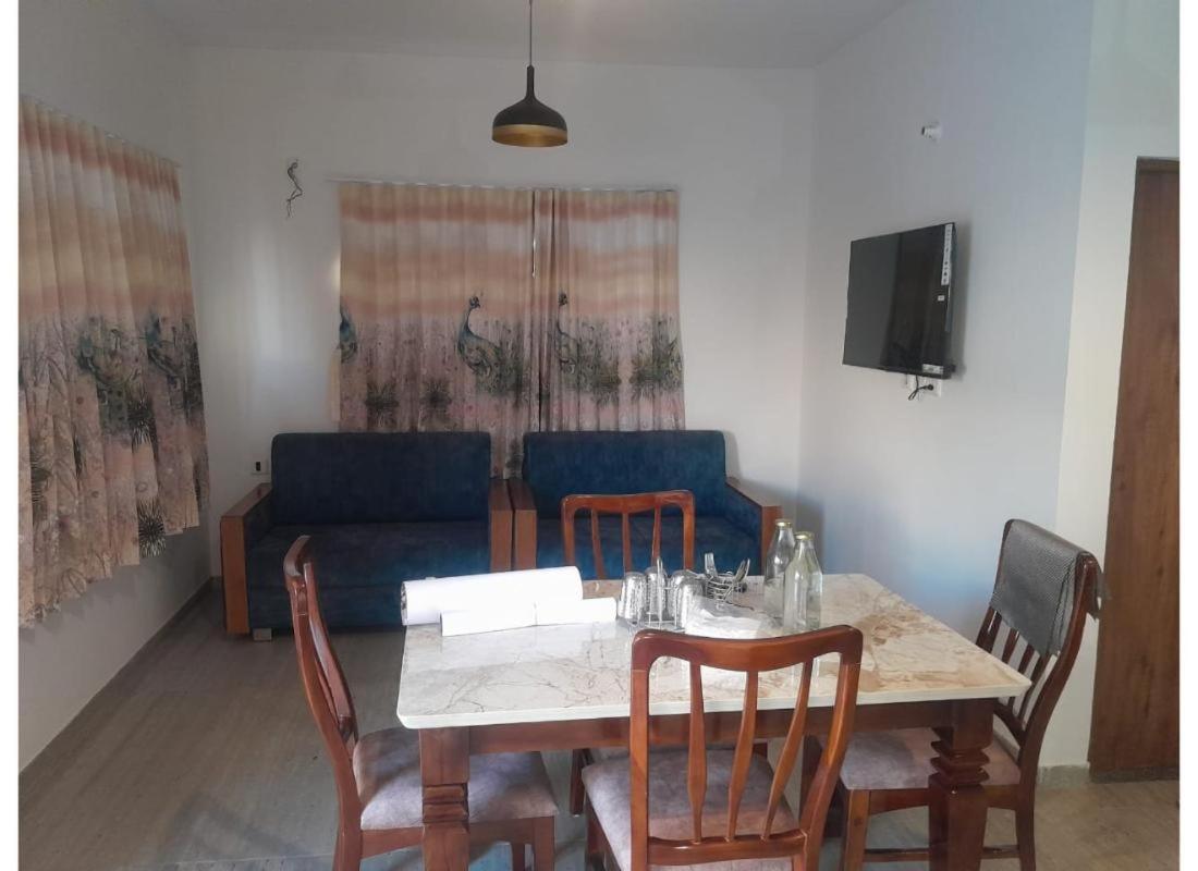 Elis Homestayz Hotel Ahmedabad