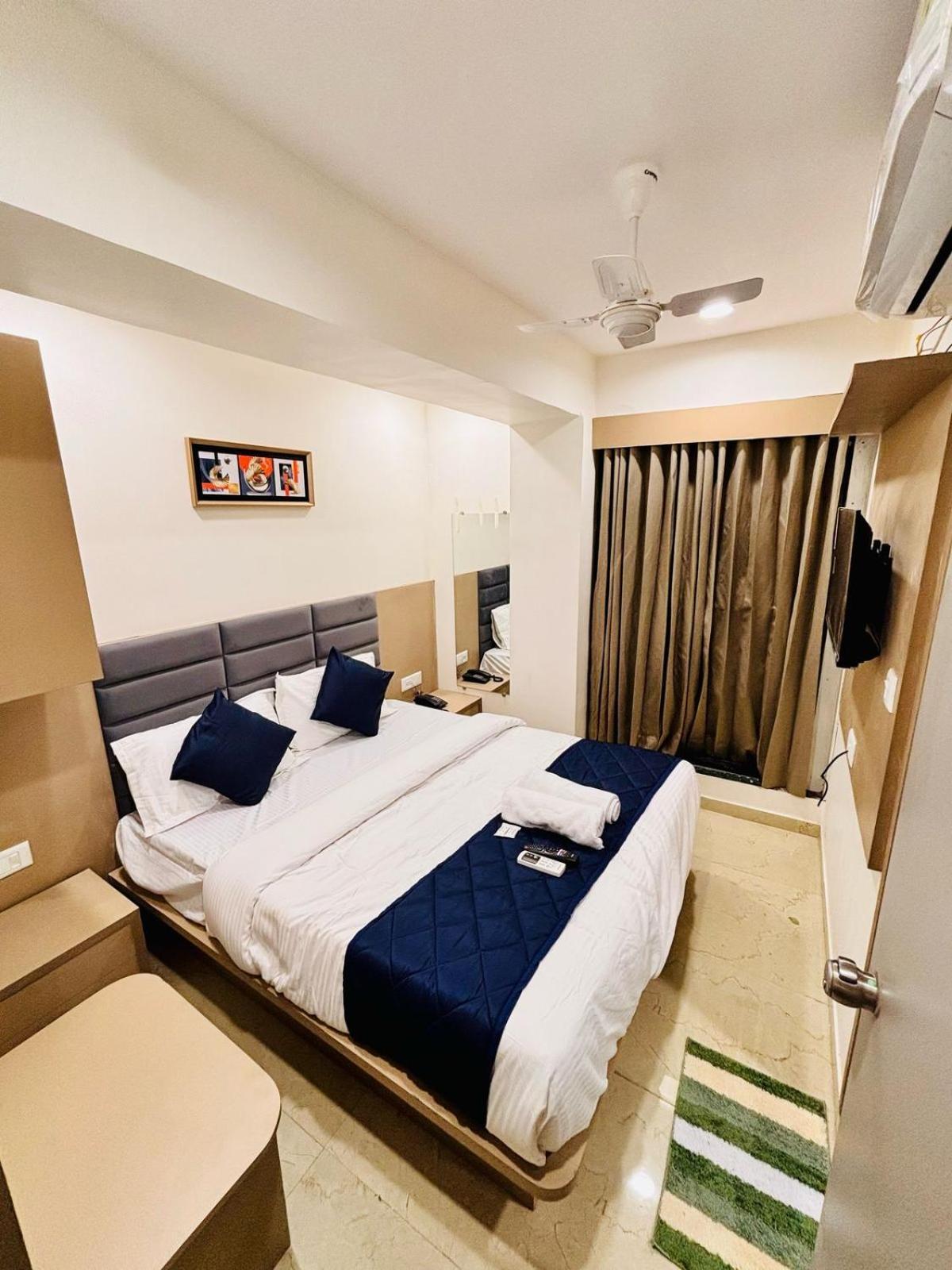 Hotel Royal Square 2*