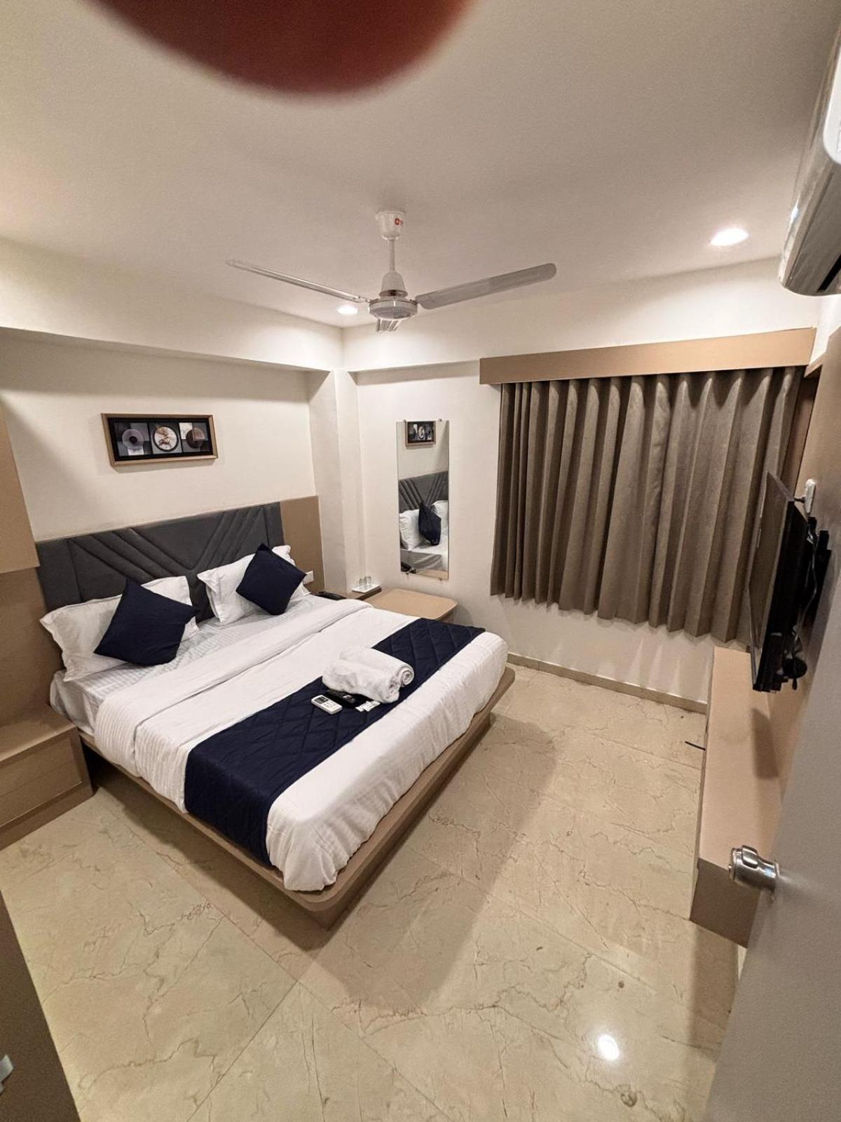 Royal Square Hotel Ahmedabad