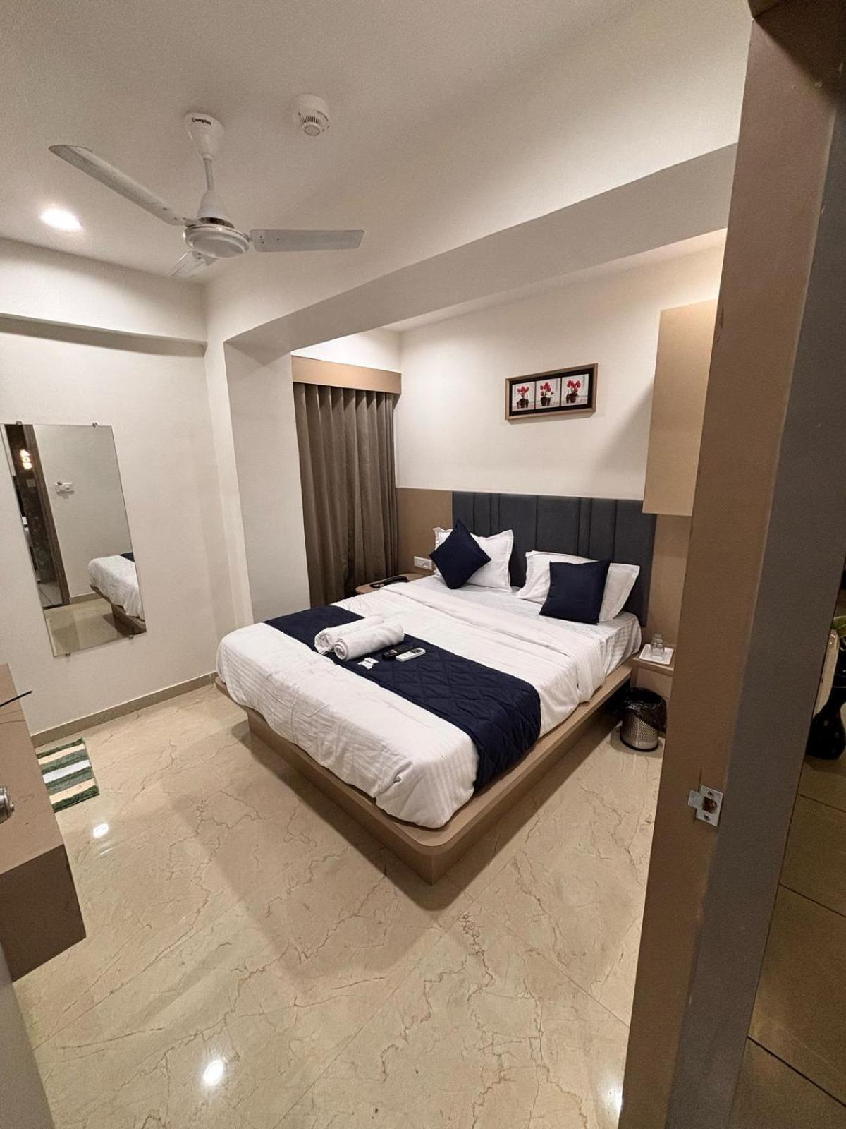 Hotel Royal Square 2*