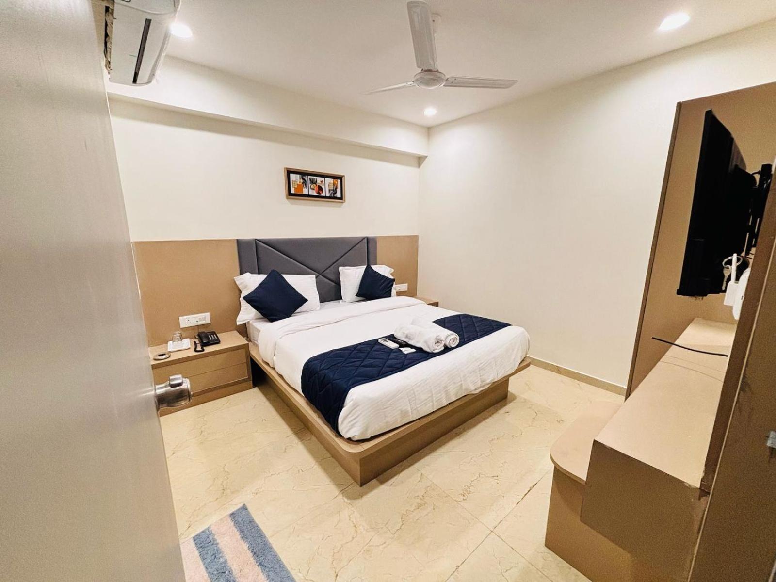 Royal Square Hotel 2*