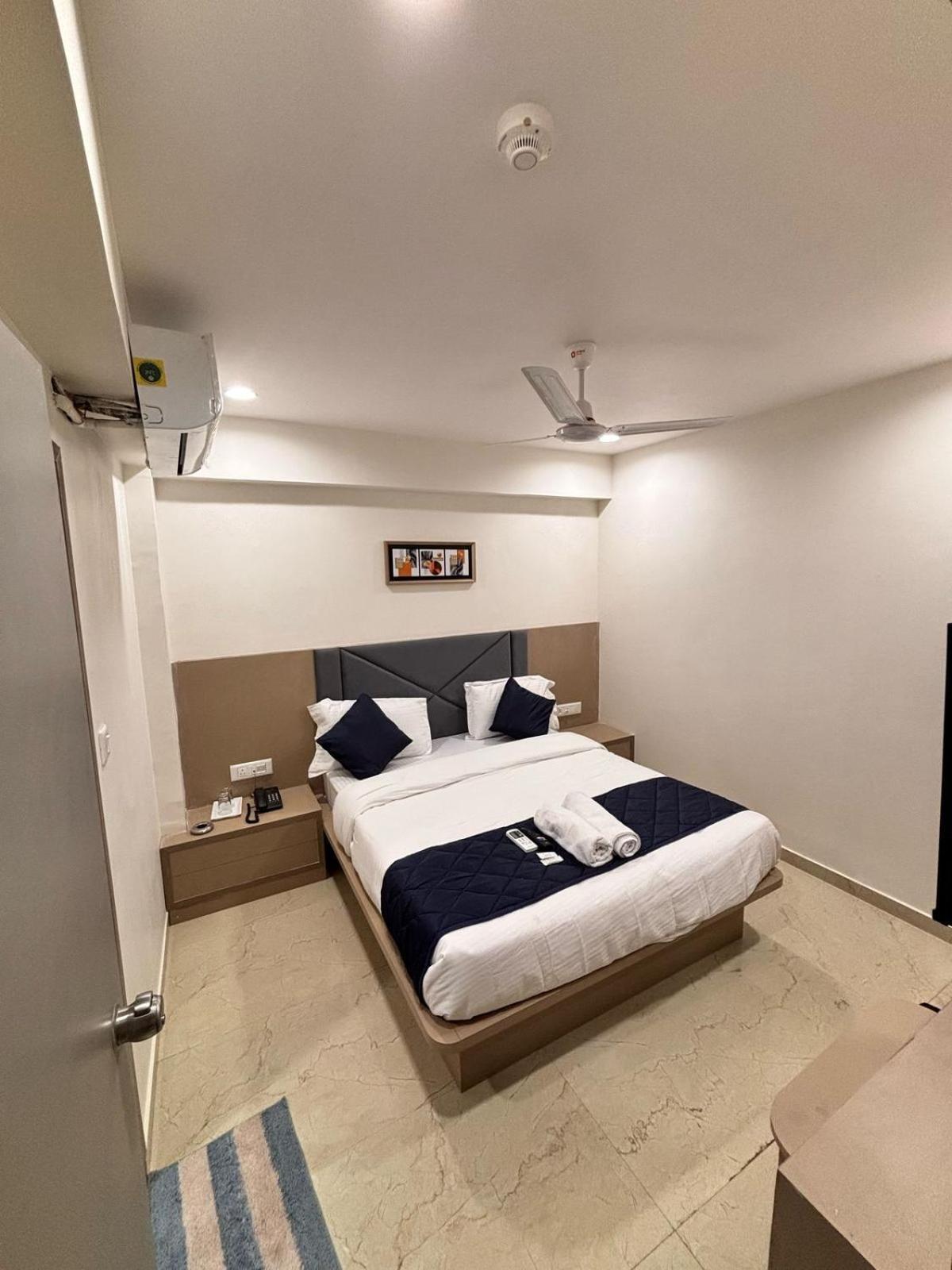 Royal Square Hotel 2*