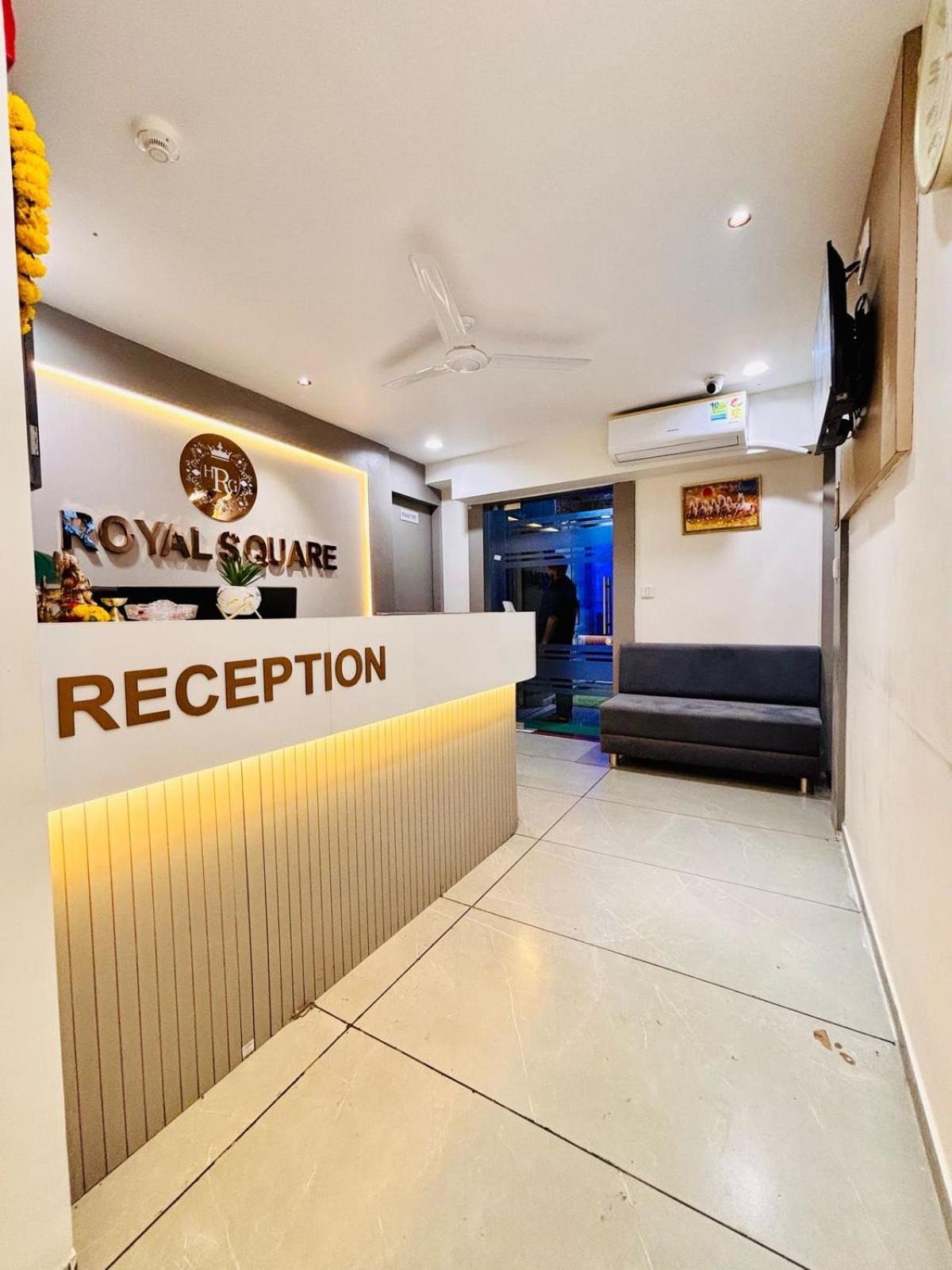 Hotel Royal Square 2*