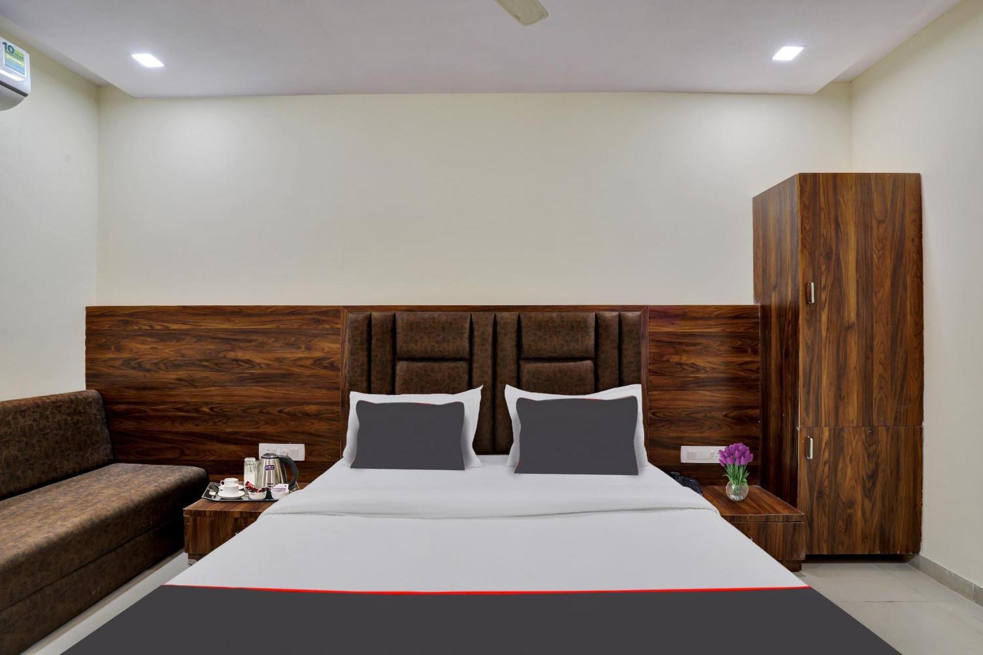 Hotel O Neelkamal 4*