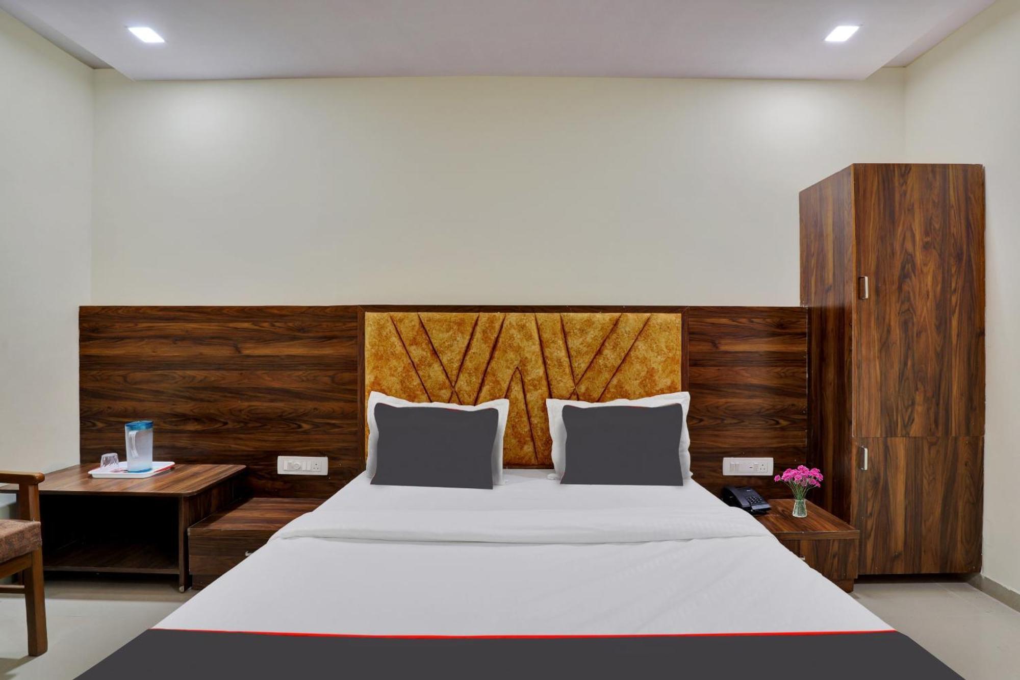 O Neelkamal Hotel Ahmedabad