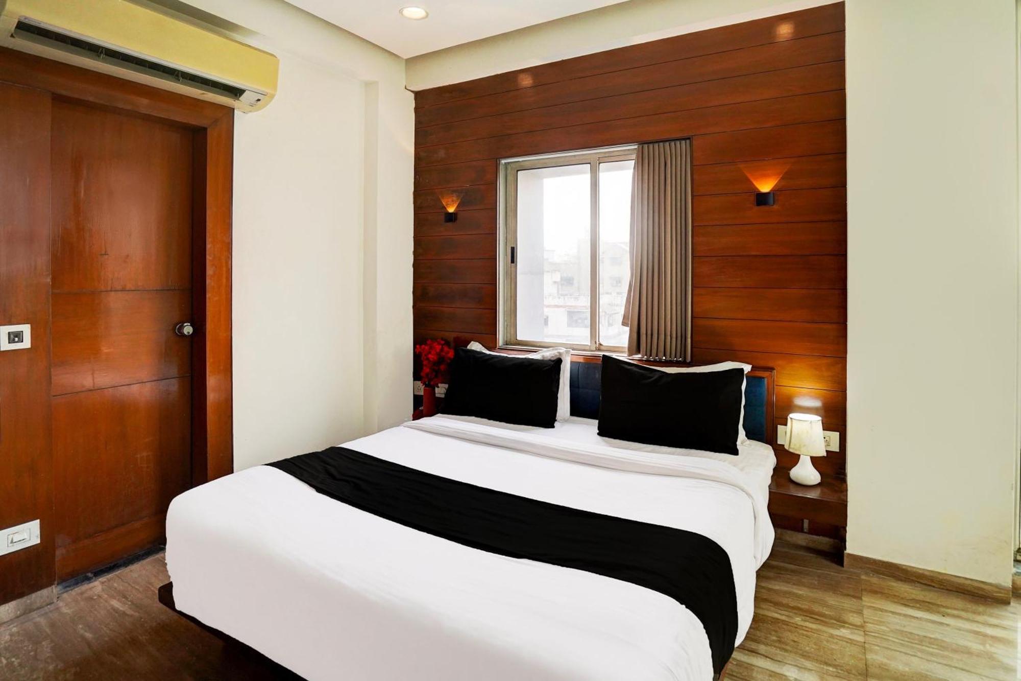 Super Collection O Airport Road Formerly Kyra Hotel Ahmedabad