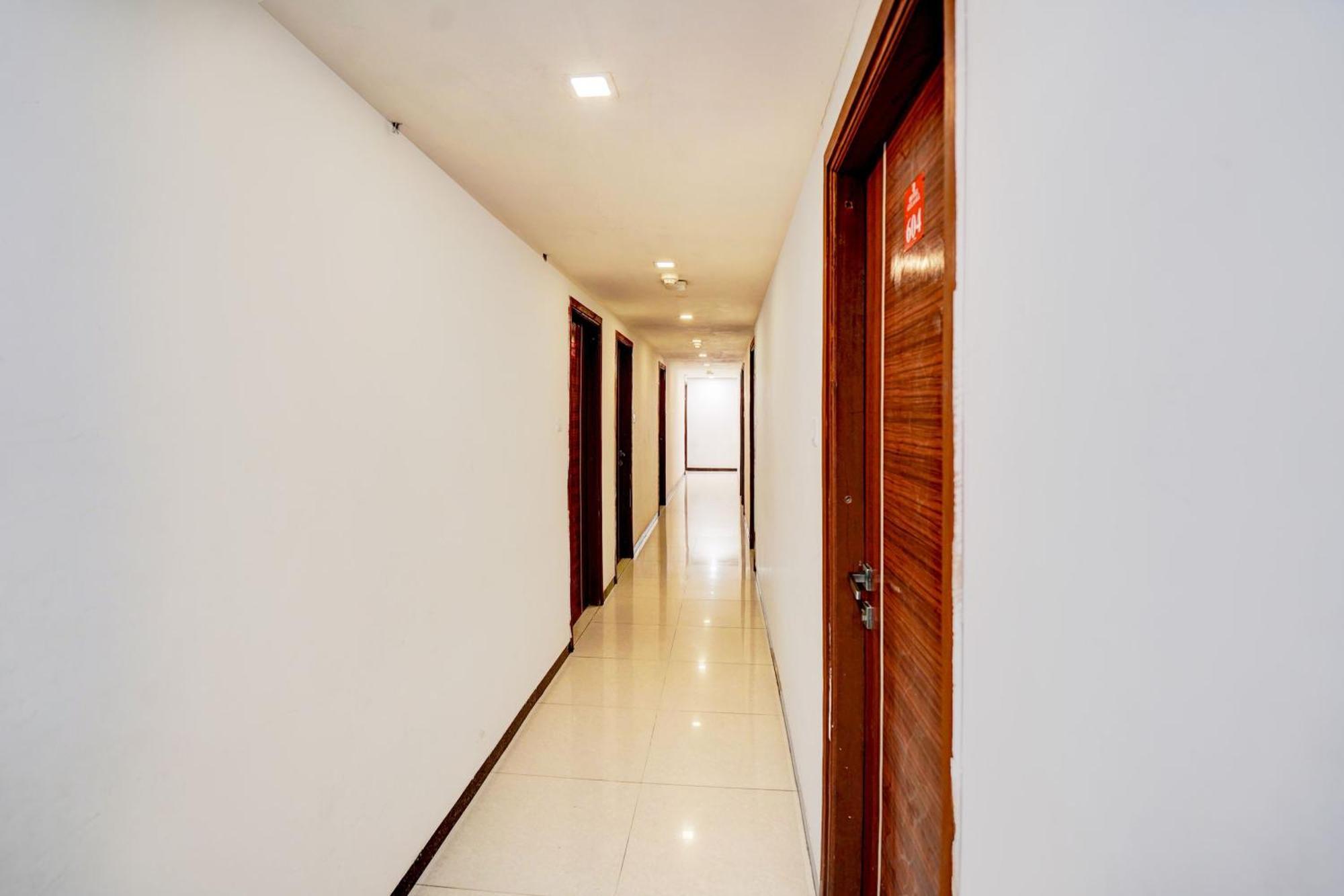Hotel O Gulaall Ahmedabad