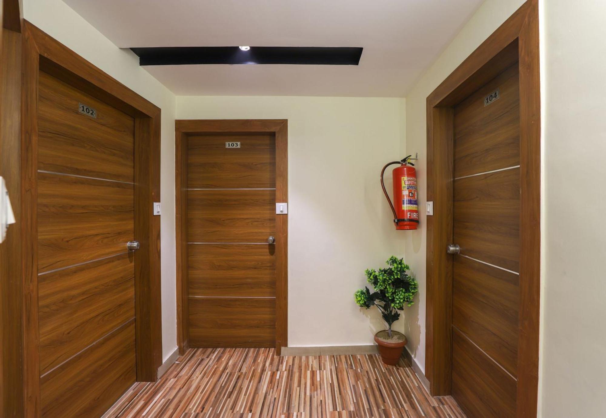 Hotel O Shubham 4*