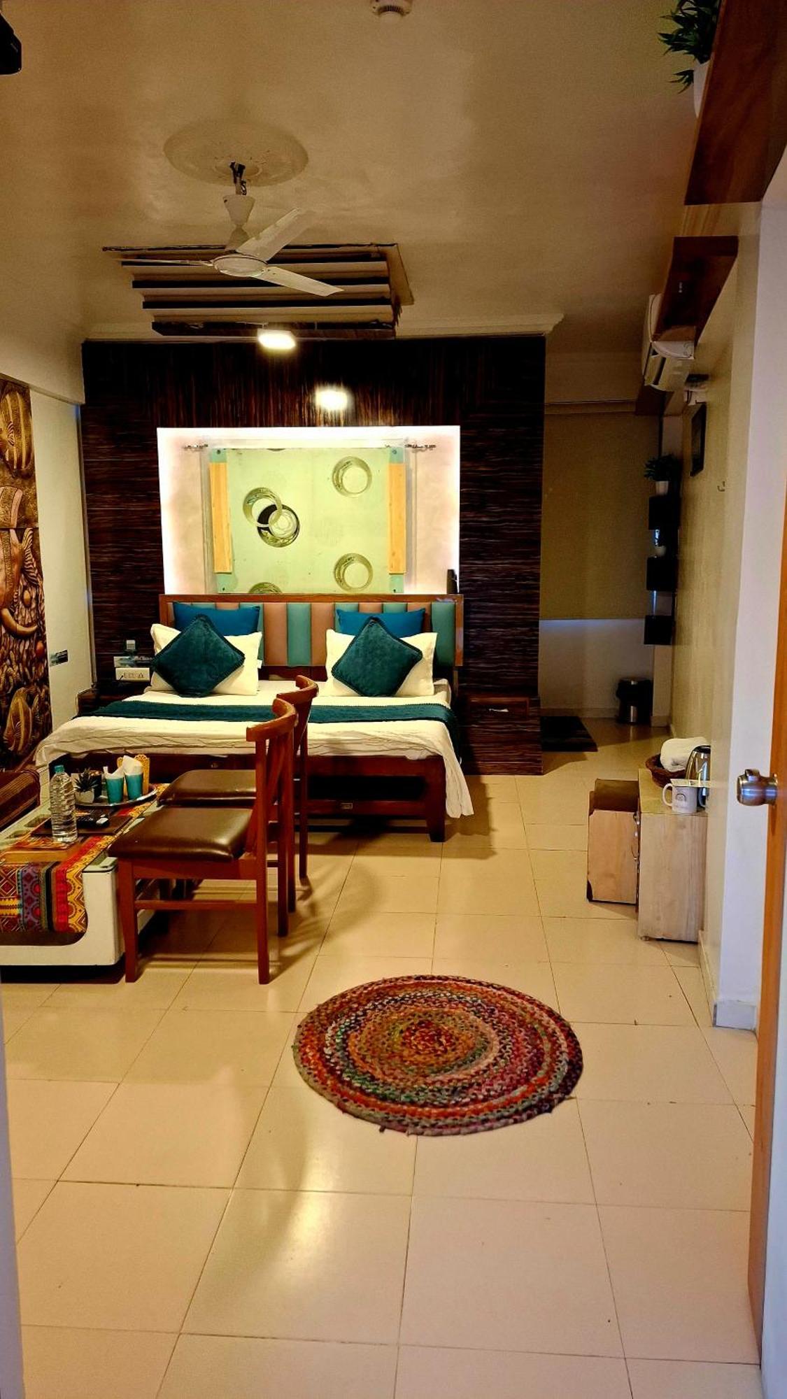 Love hotel Krishna 2*