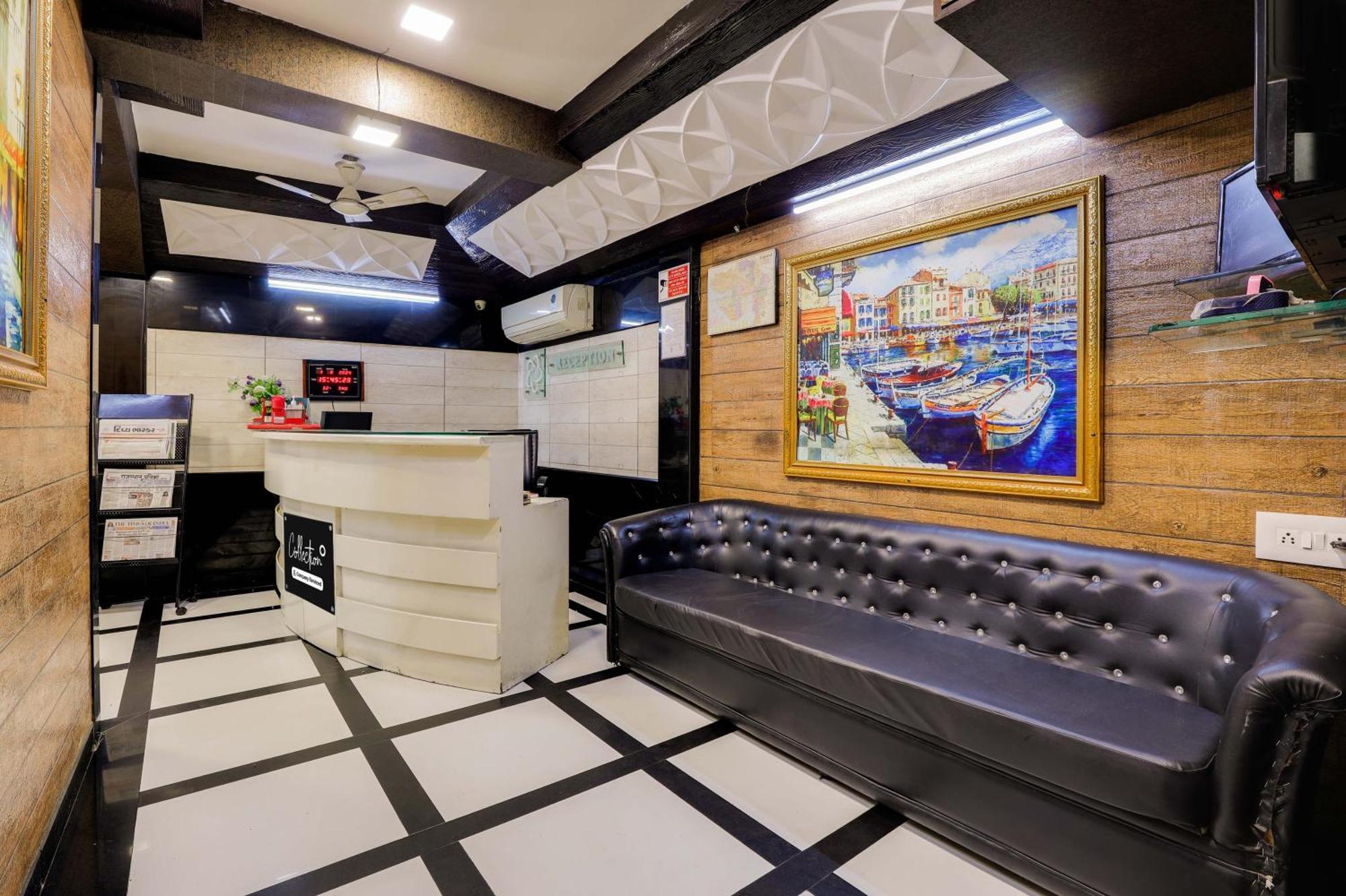 Super Collection O Ashram Road Near Sardar Bridge Formerly Apple 3*