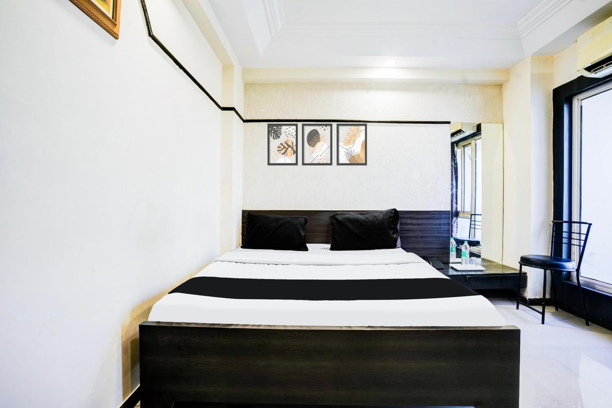 Super Collection O Ashram Road Near Sardar Bridge Formerly Apple 3* Ahmedabad