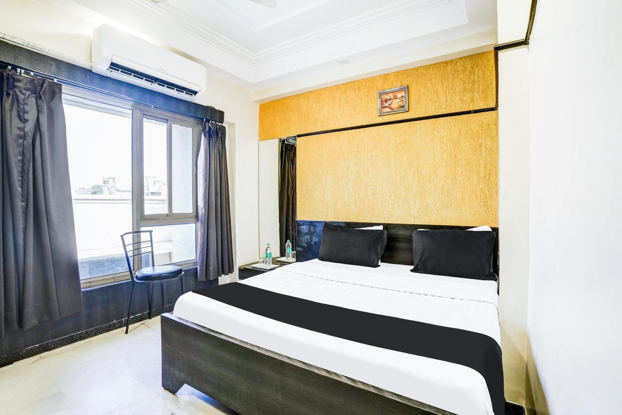 Hotel Super Collection O Ashram Road Near Sardar Bridge Formerly Apple 3*