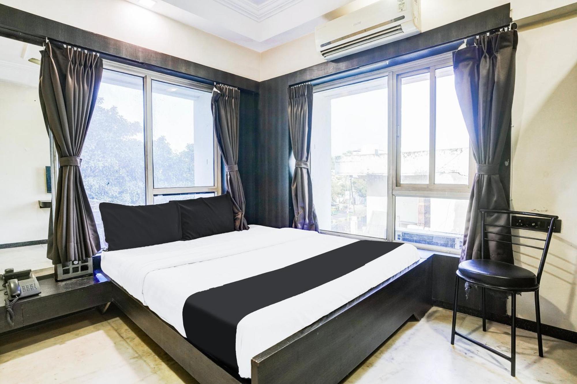 Super Collection O Ashram Road Near Sardar Bridge Formerly Apple 3*