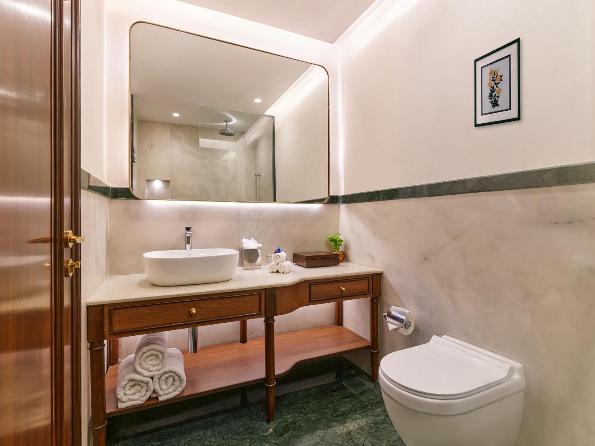 The Ummed Airport 5*