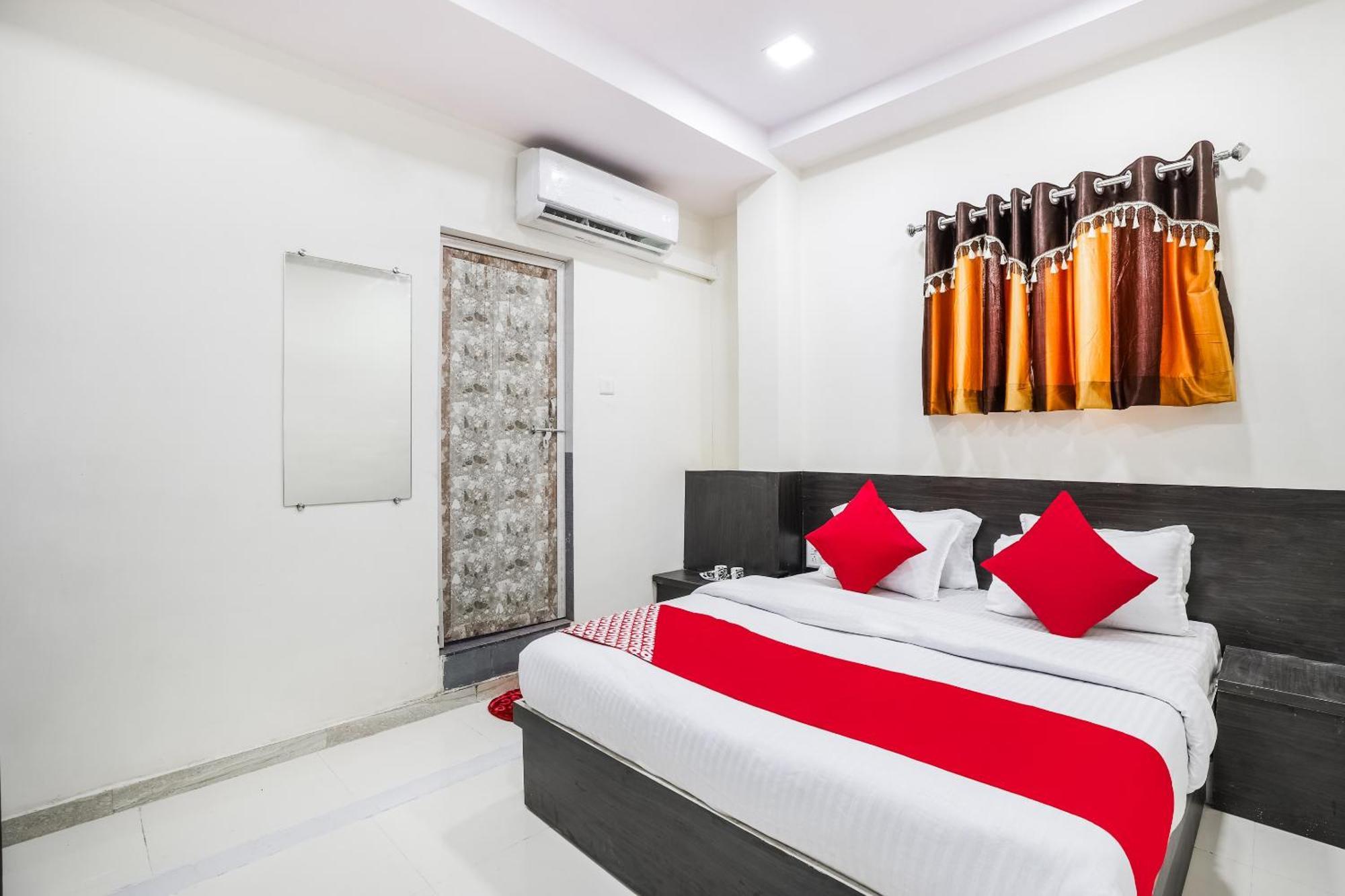 Hotel O Geetanjali Ahmedabad