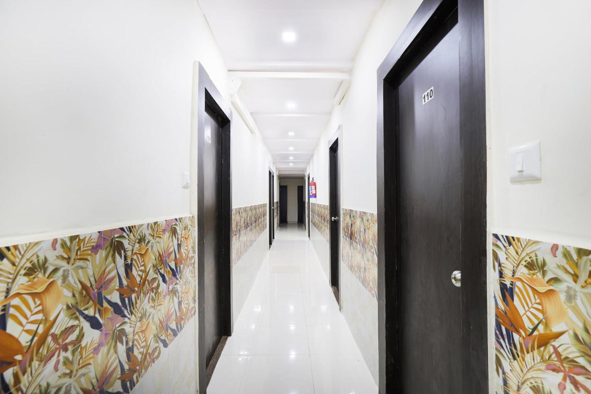 O Geetanjali Hotel 3*