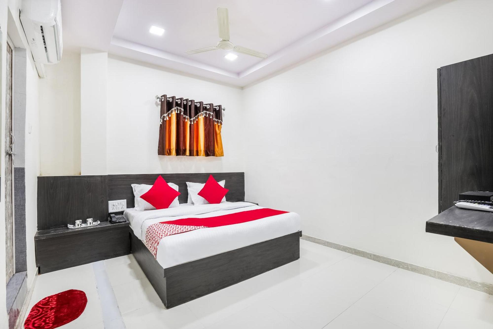 Hotel O Geetanjali 3*