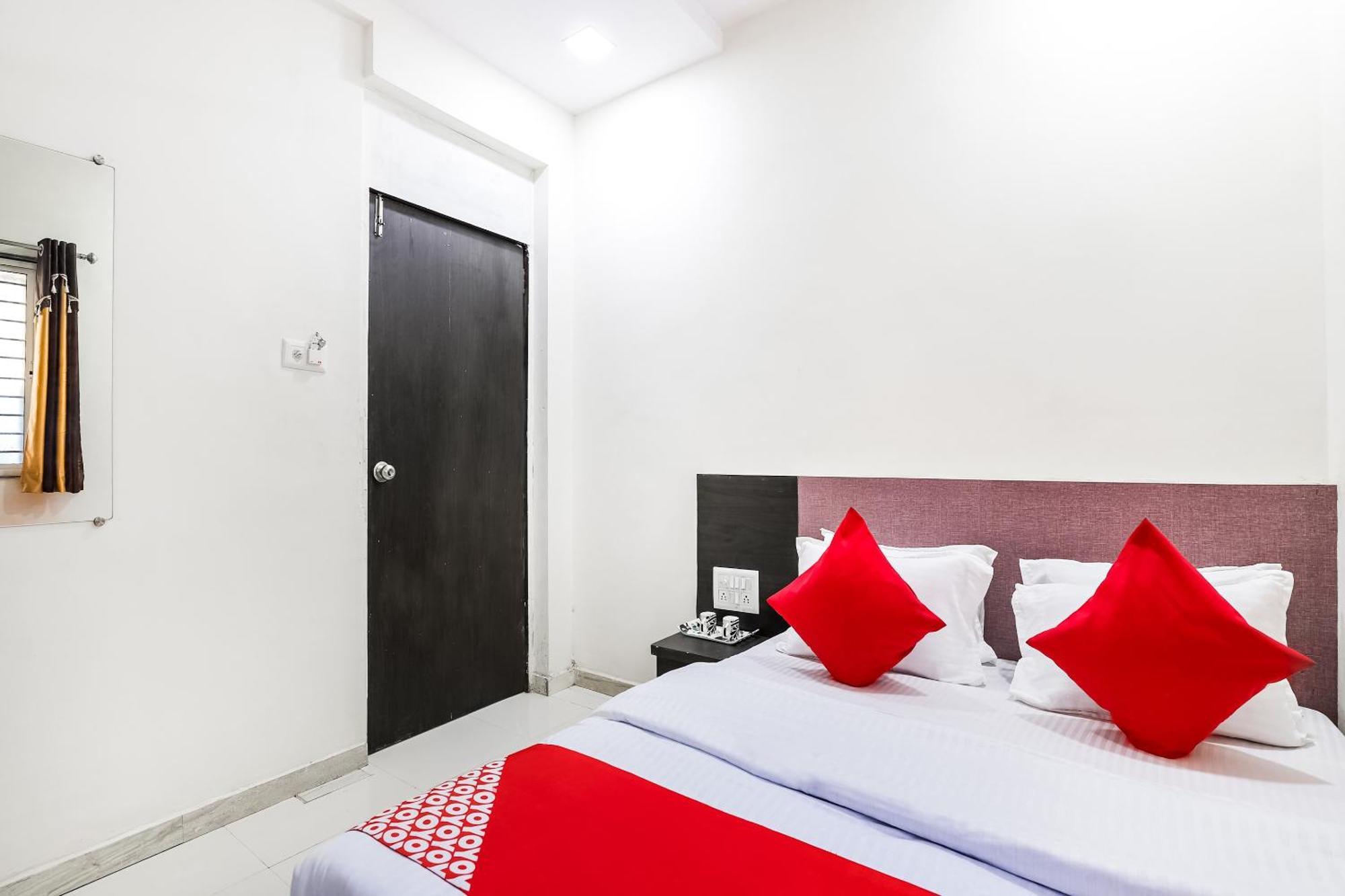 Hotel O Geetanjali Ahmedabad