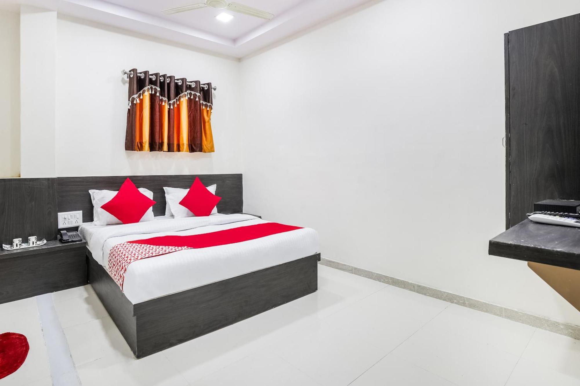 Hotel O Geetanjali 3*