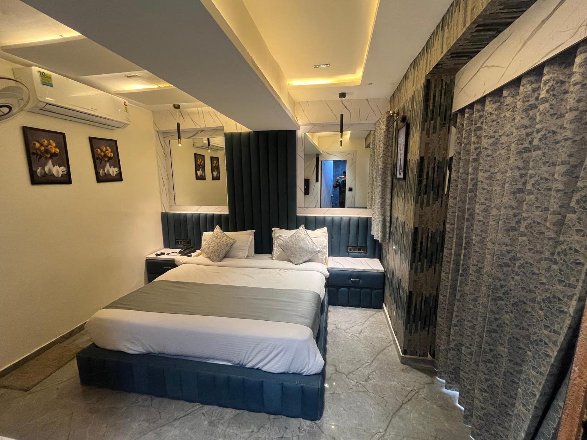 Hotel Pelican Ahmedabad