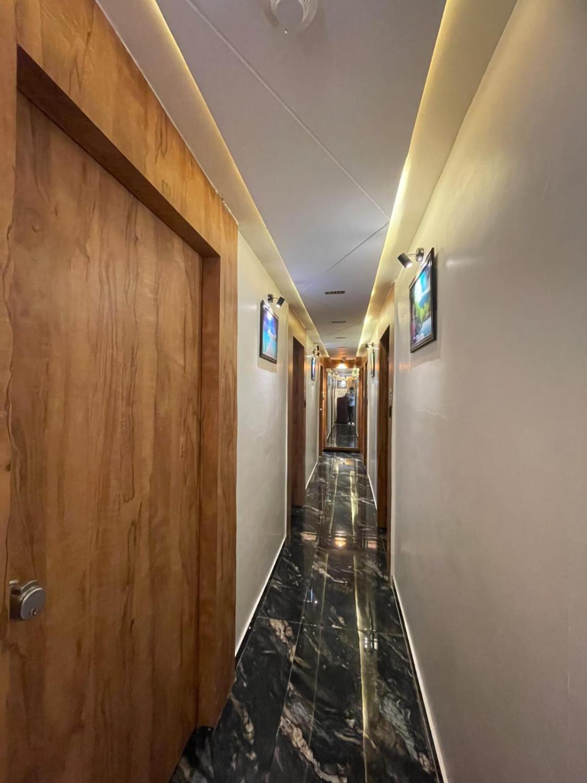 Pelican Hotel 3*