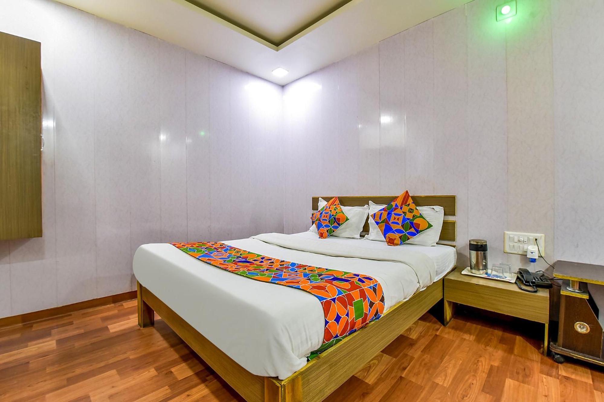 Hotel Fabexpress Relax Inn - Prahlad Nagar