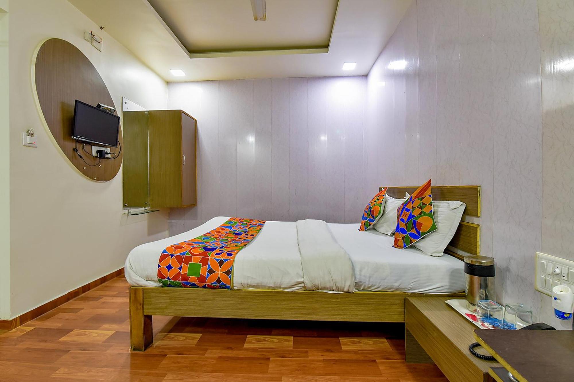 Hotel Fabexpress Relax Inn - Prahlad Nagar 3*