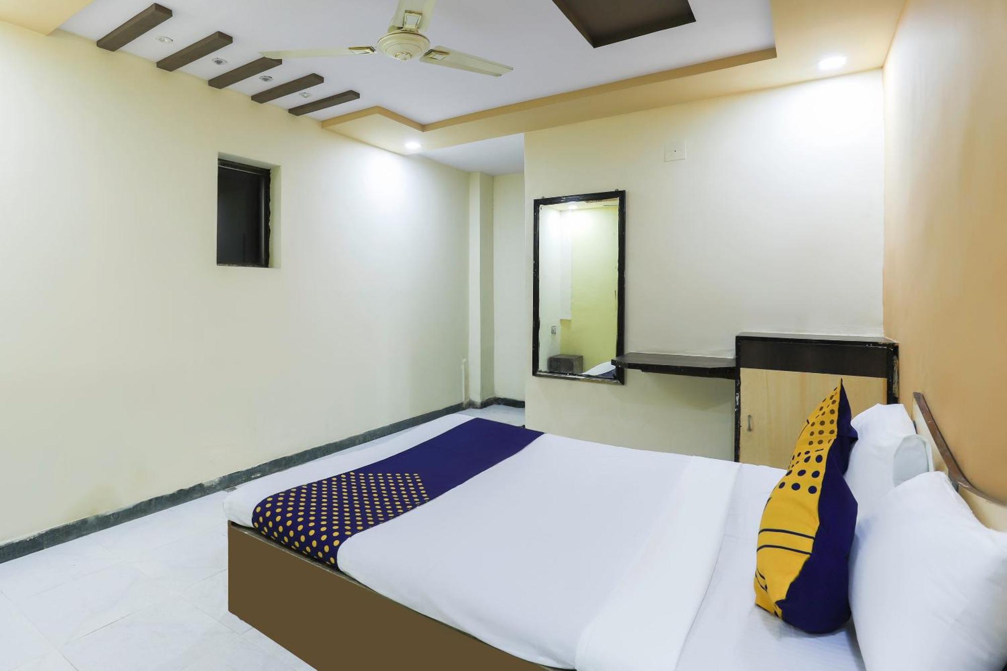 Spot On Sarovar Ahmedabad
