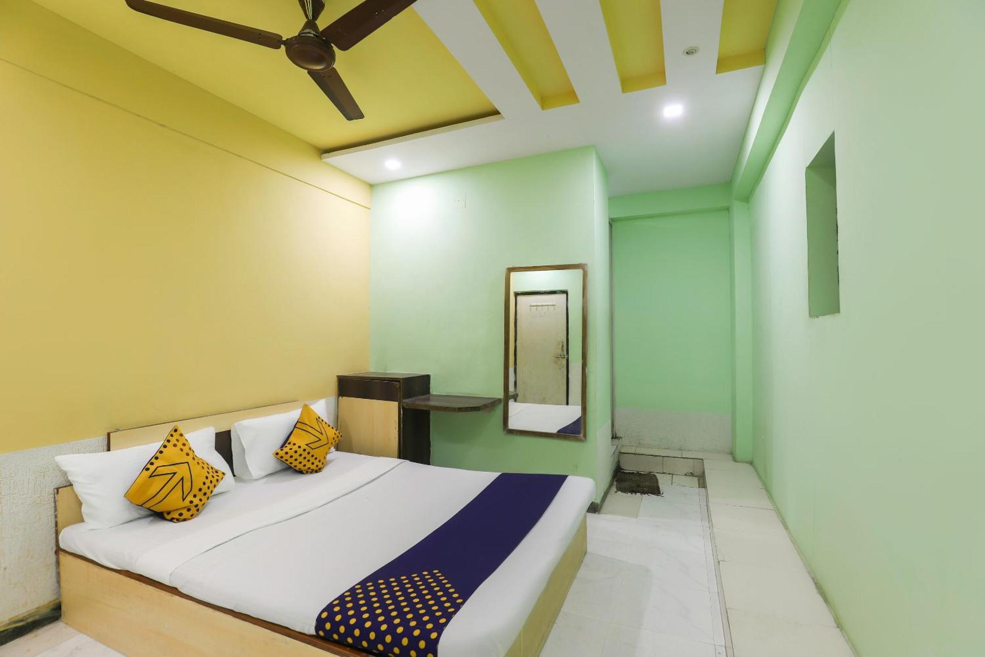 Spot On Sarovar * Ahmedabad