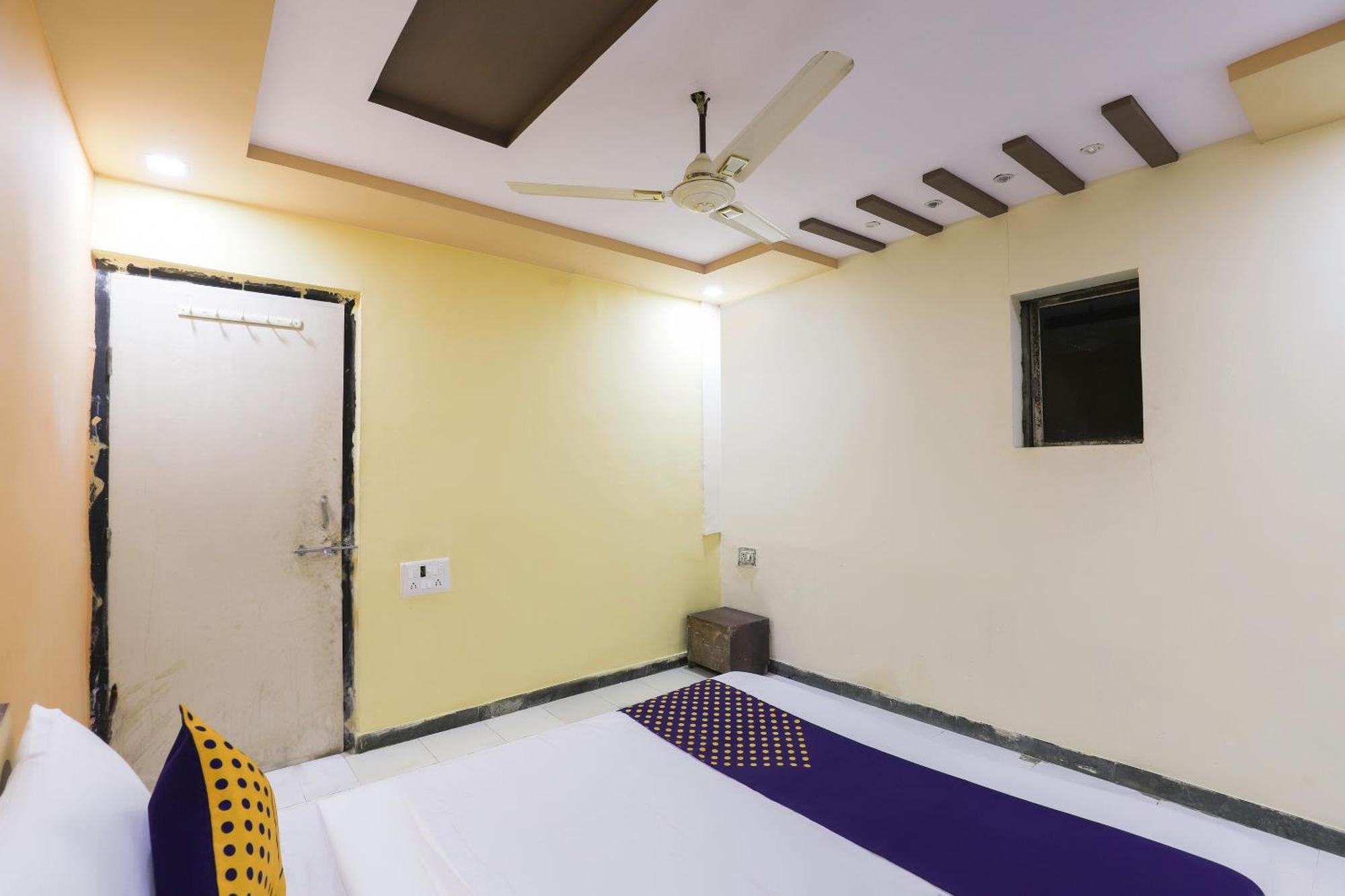 Spot On Sarovar Ahmedabad