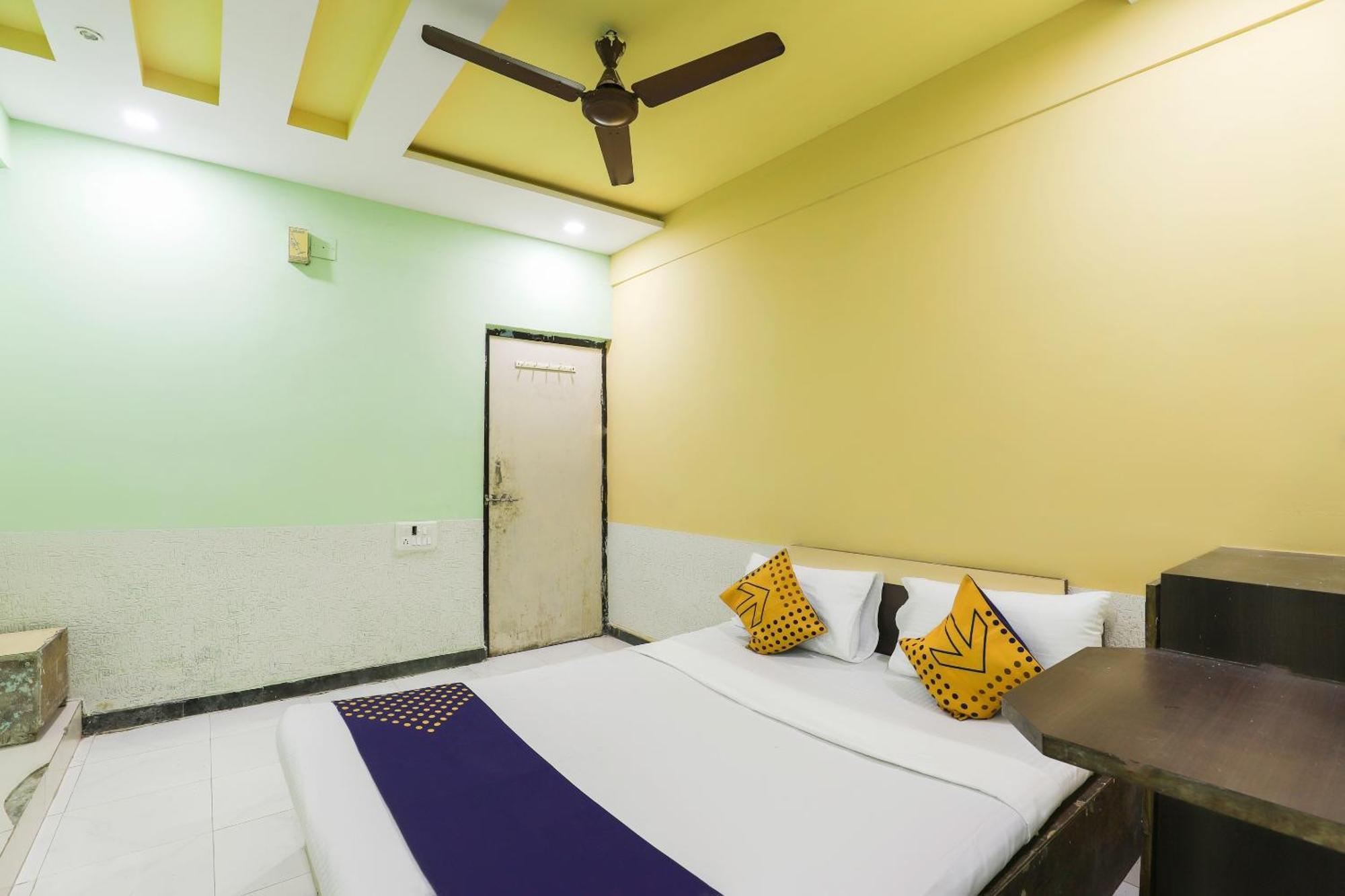Hotel Spot On Sarovar *