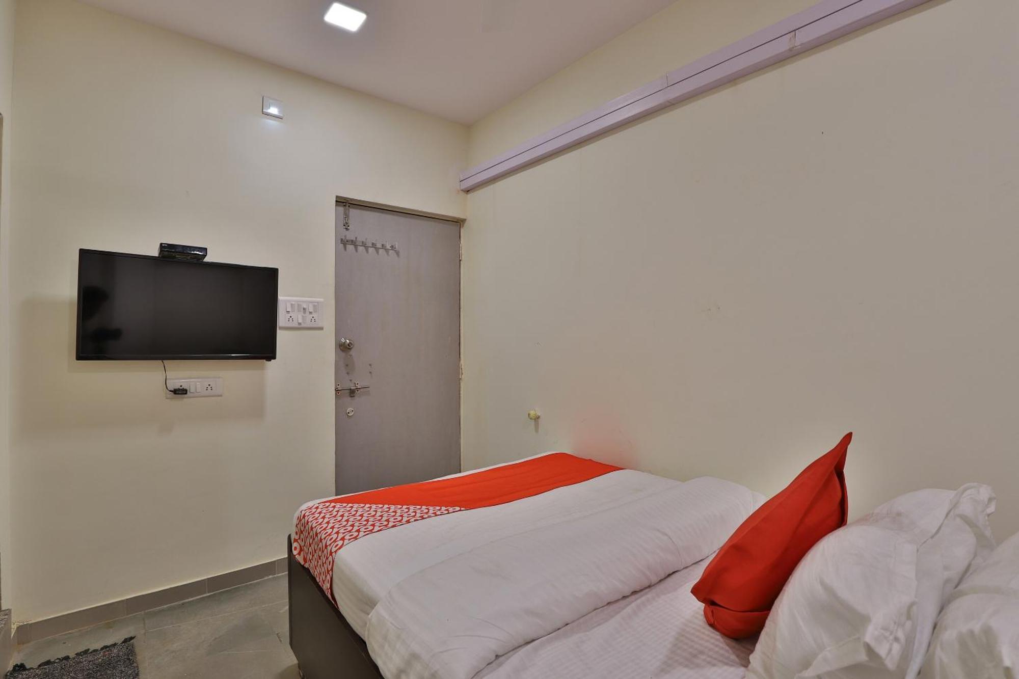 O New Suryam Hotel