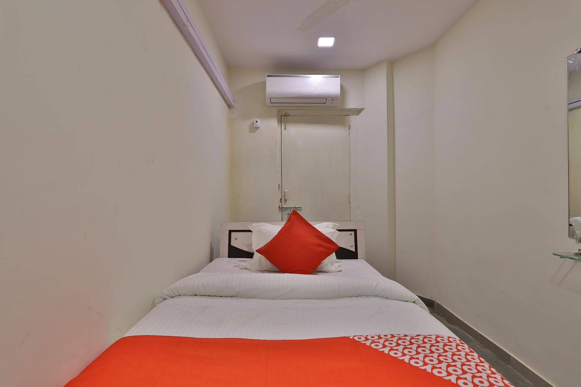 O New Suryam Hotel 3*