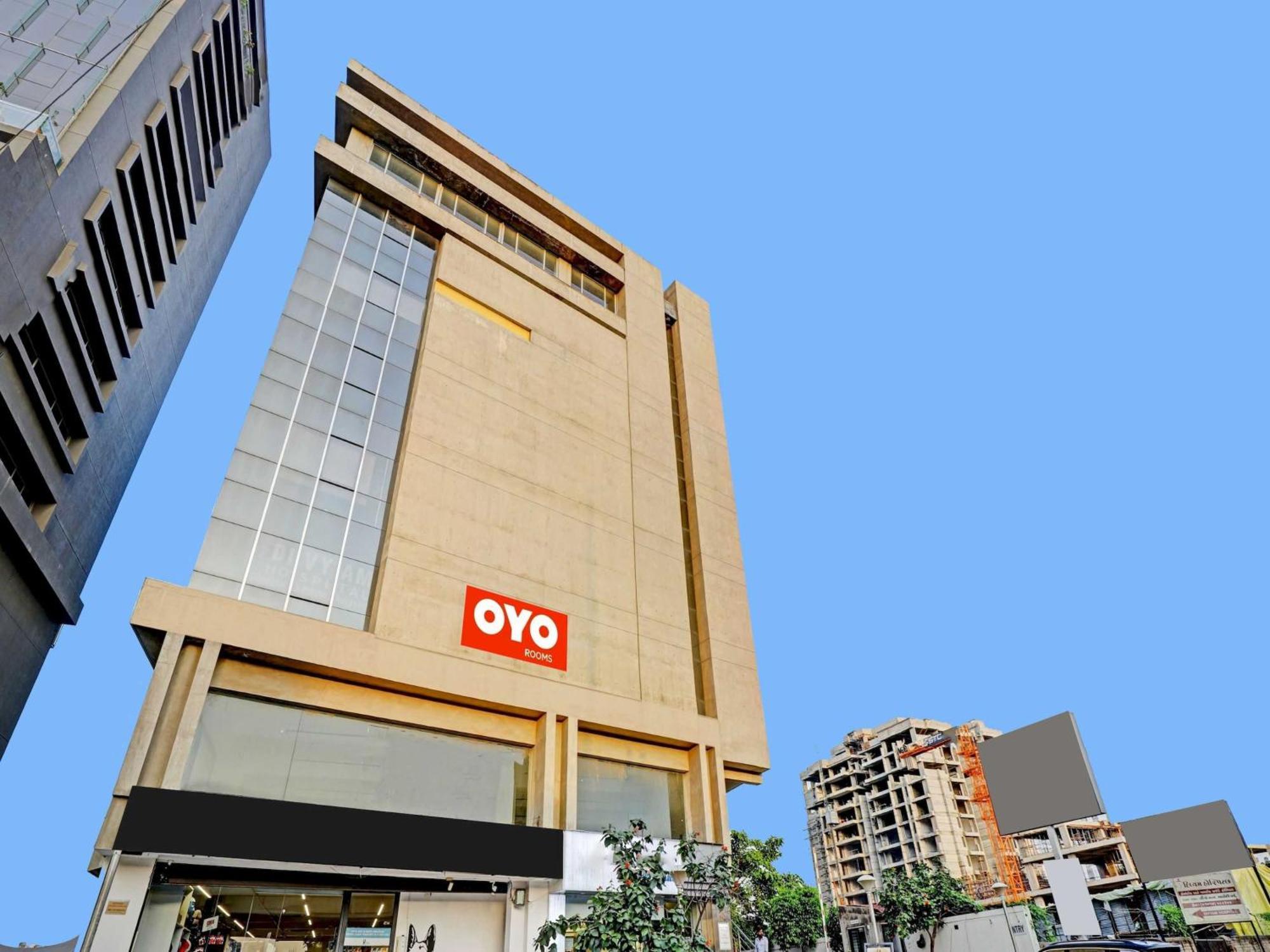 Hotel Spot On Hill Ahmedabad
