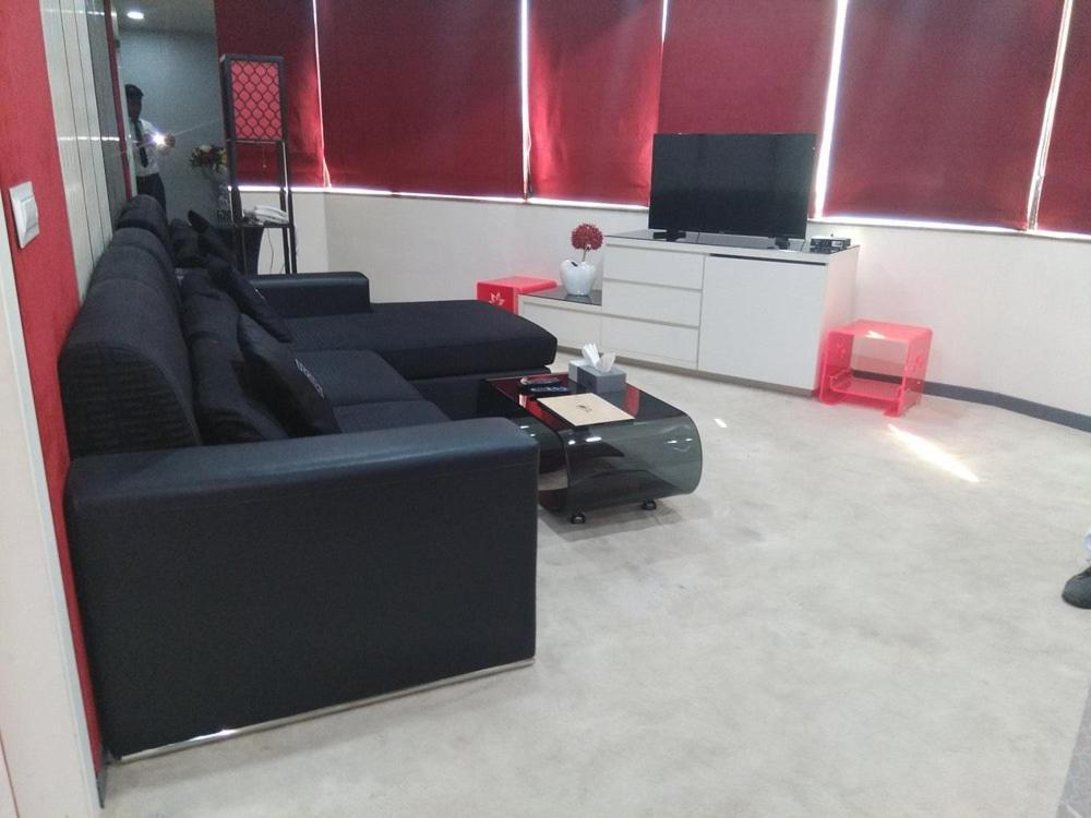 Humanbothb * Ahmedabad