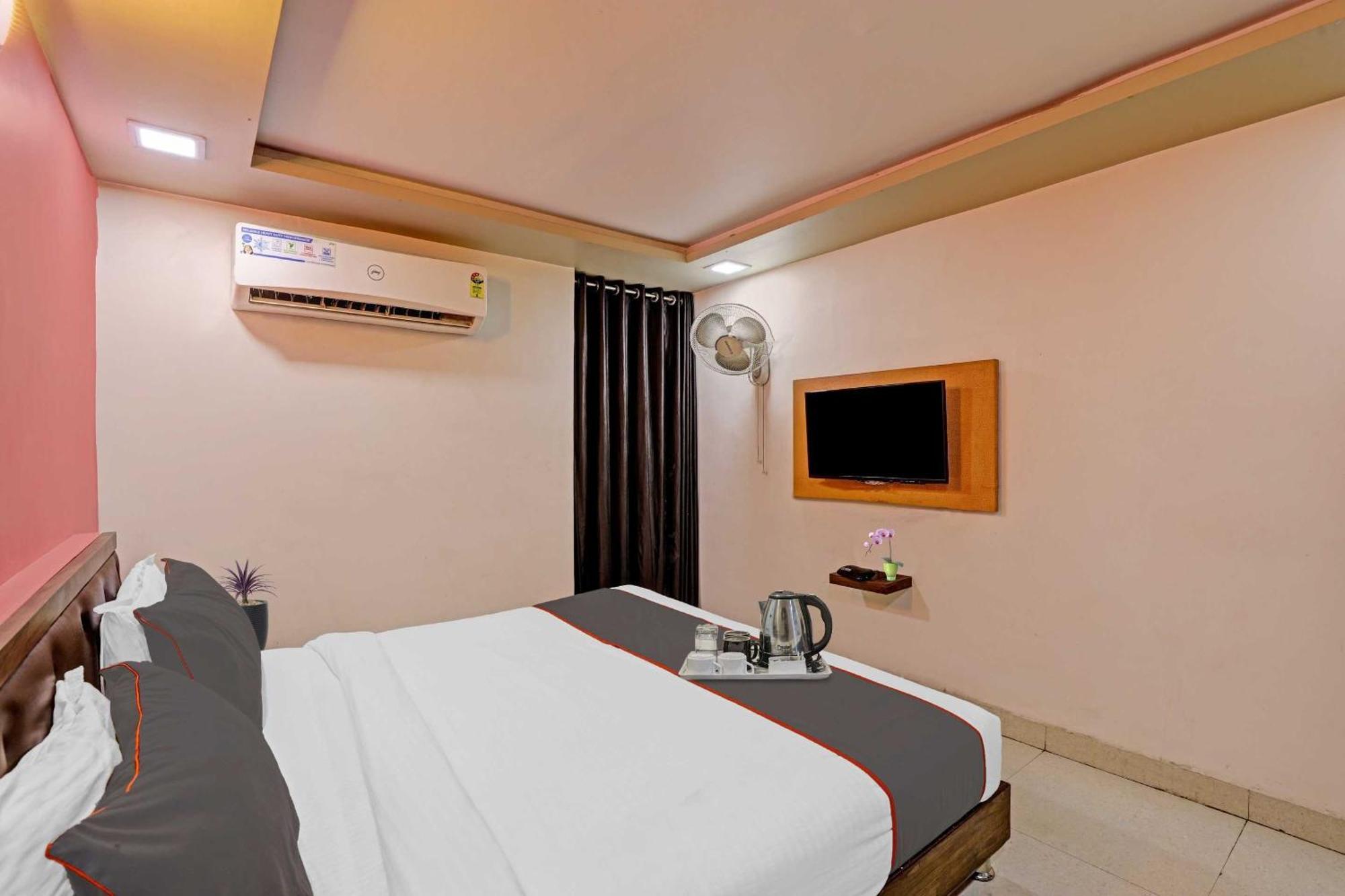 Hotel O Royal