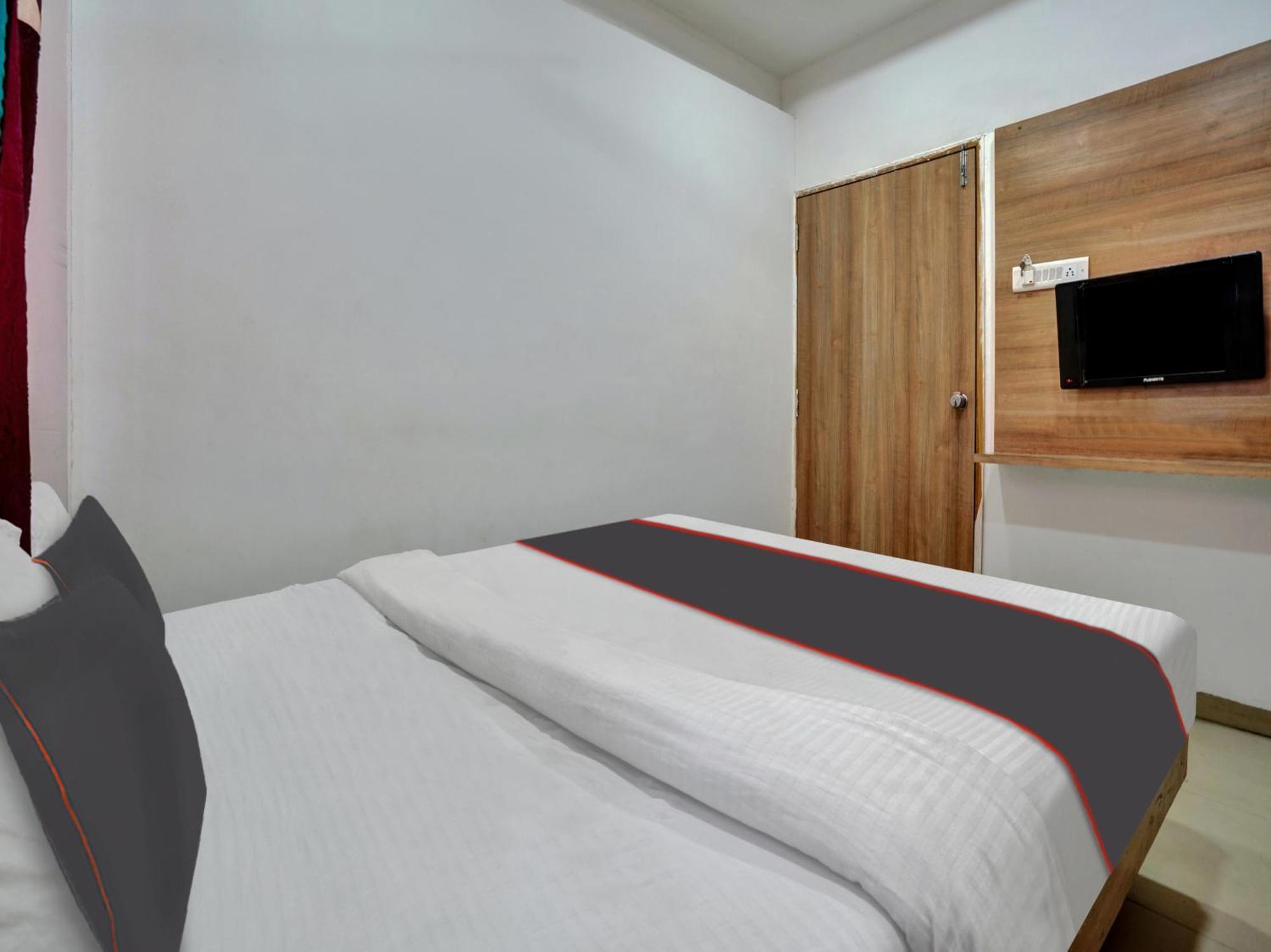 Hotel O Nik Palace Naroda