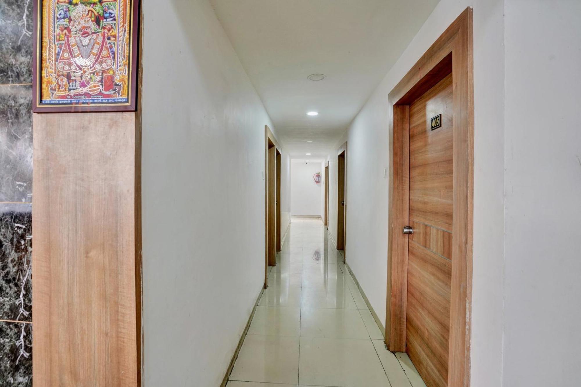 O Nik Palace 3* Naroda